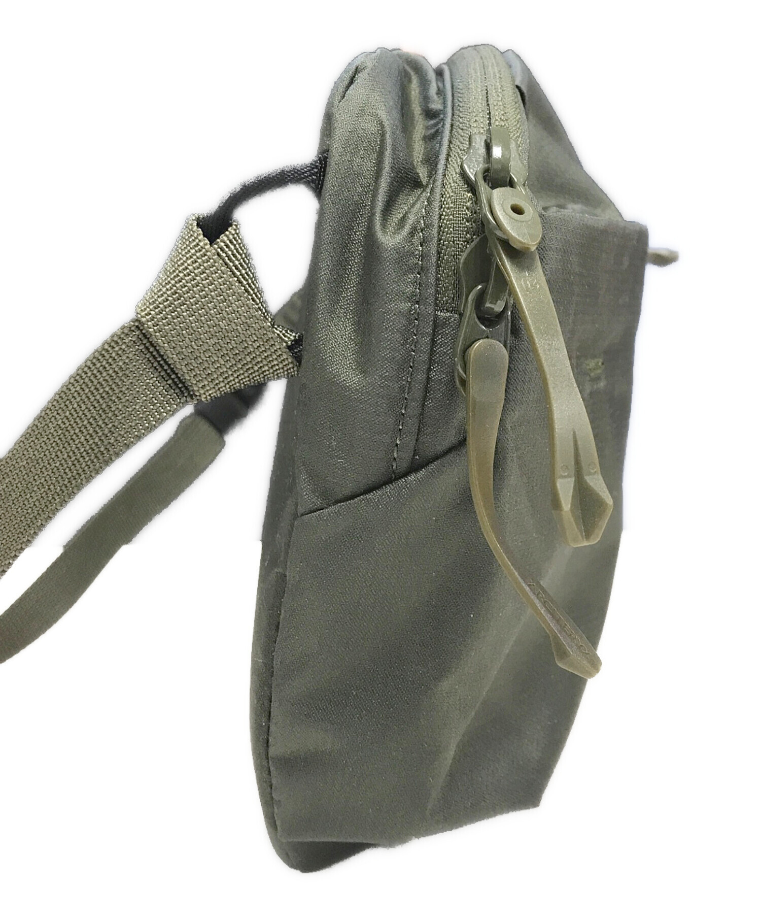 ARC'TERYX Heilad Crossbody グレー Arc'teryx Heliad Crossbody Bag | REI Co-op