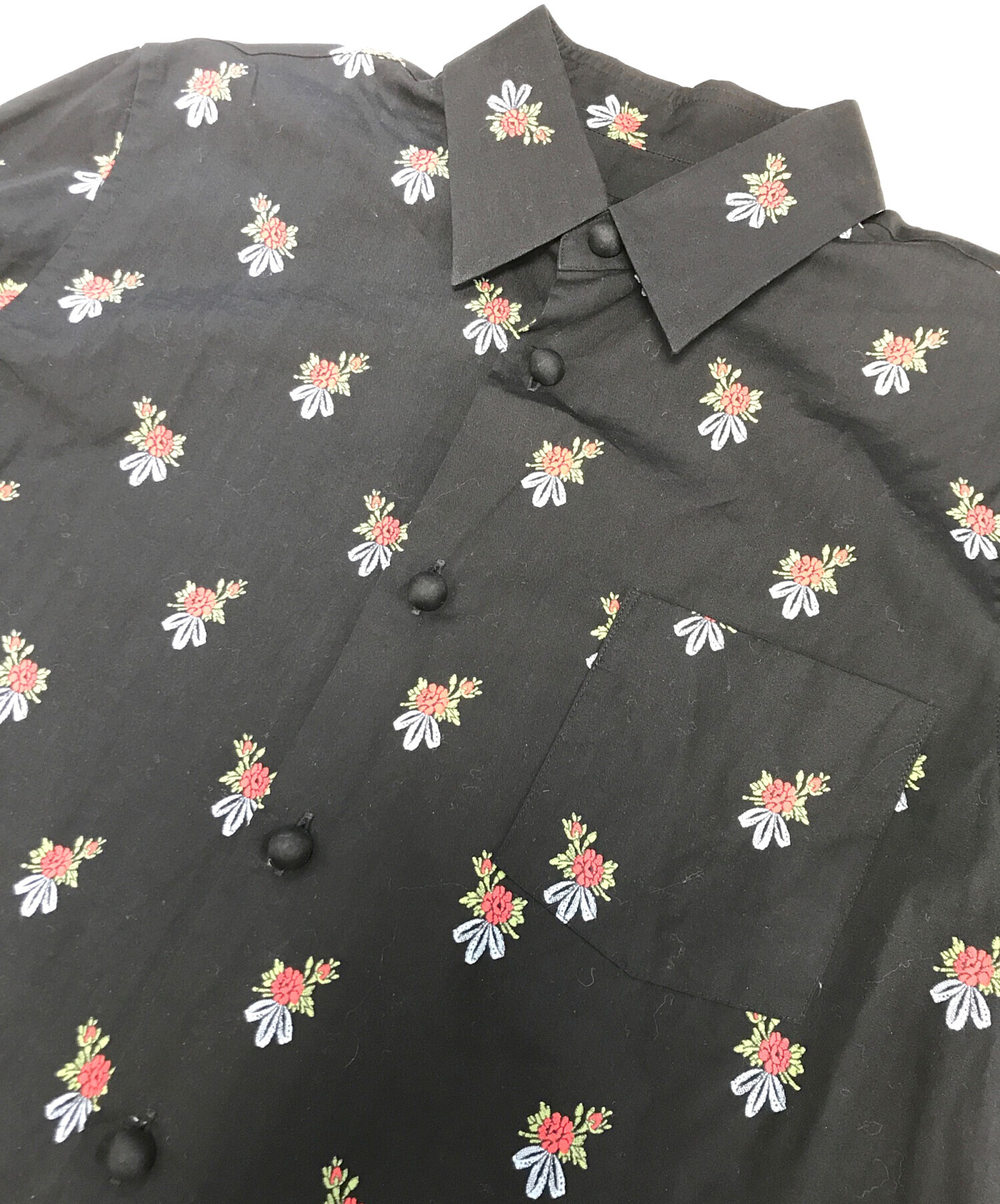 コムデギャルソン　トリコ フリーサイズ 刺繍入り黒ベスト 花と鳥のデザイン 中古・古着通販】tricot COMME des GARCONS (トリココムデギャルソン