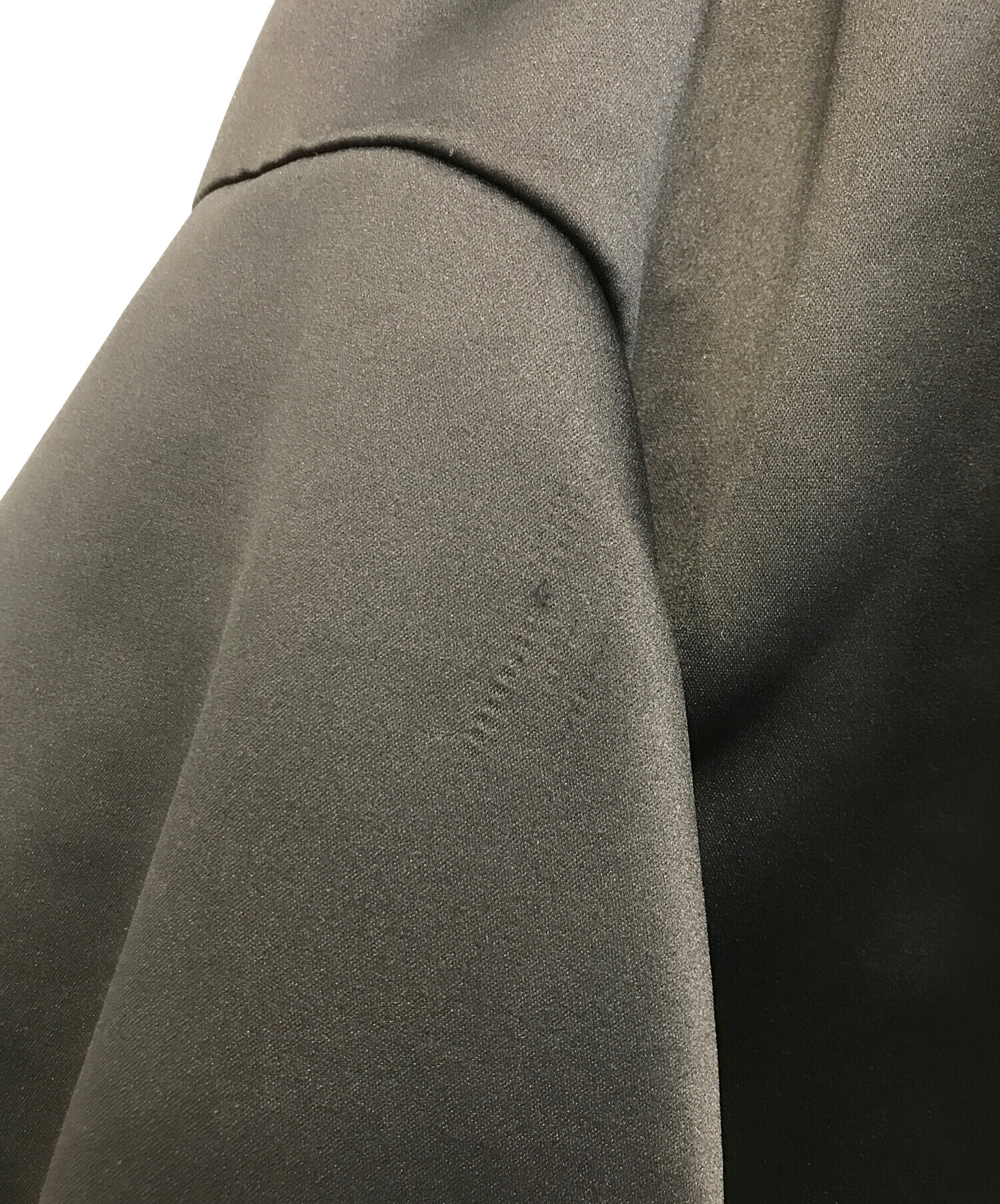 AD2024 コムデギャルソン ポリエステル 変形バルーンスカート BLACK COMME des GARCONS/ブラックコムデギャルソン】よりポリ縮絨