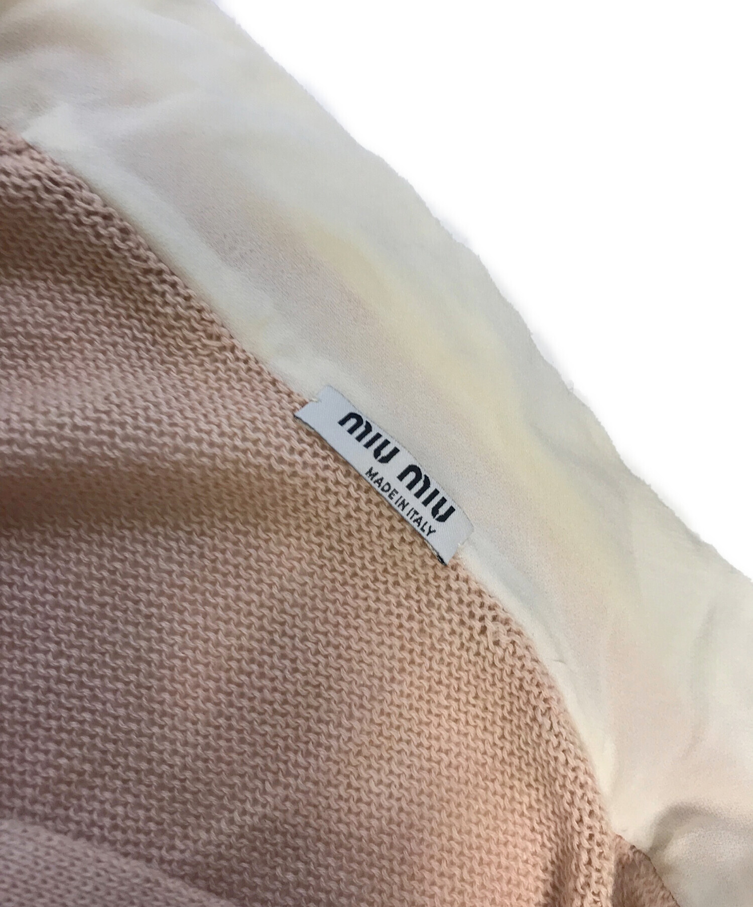 中古・古着通販】MIU MIU (ミュウミュウ) ニットカーディガン ベージュ 中古・古着通販】MIU MIU (ミュウミュウ) ニットカーディガン ベージュ