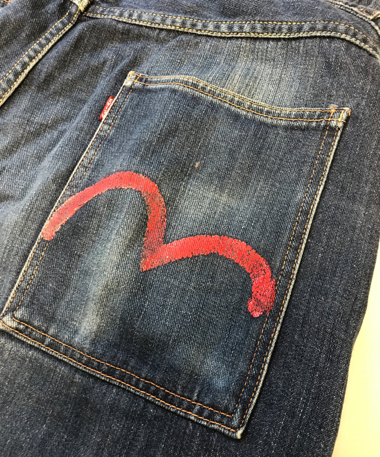 EVISU デニムパンツ 赤カモメ ペイント 中古・古着通販】EVISU (エヴィス) カモメペイントブッシュデニム