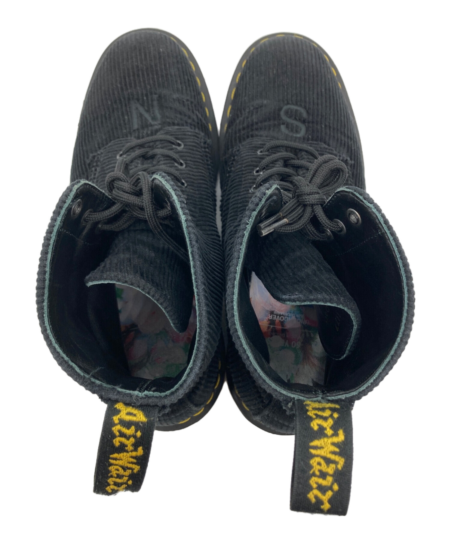 Dr.martens コーデュロイ 8ホールブーツの常識を覆すコーデュロイ仕様。ドクターマーチン