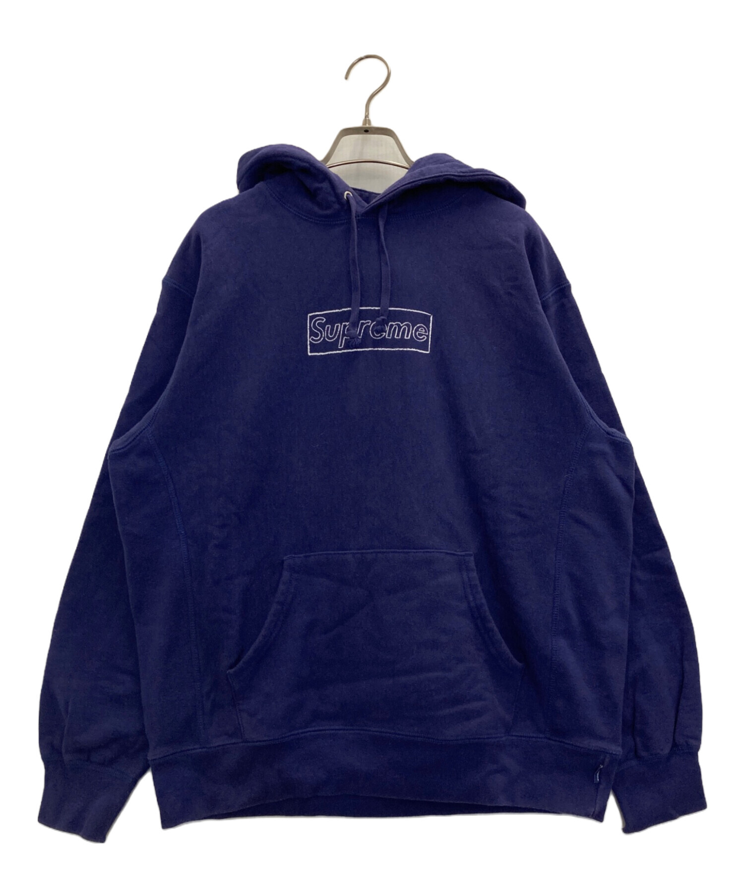 【中古】Supreme×KAWS Chalk Logo Hooded Sweatshirt チョーク ロゴ フーディー スウェットシャツ パーカー S 中古・古着通販】Supreme (シュプリーム) KAWS Chalk Logo Hooded