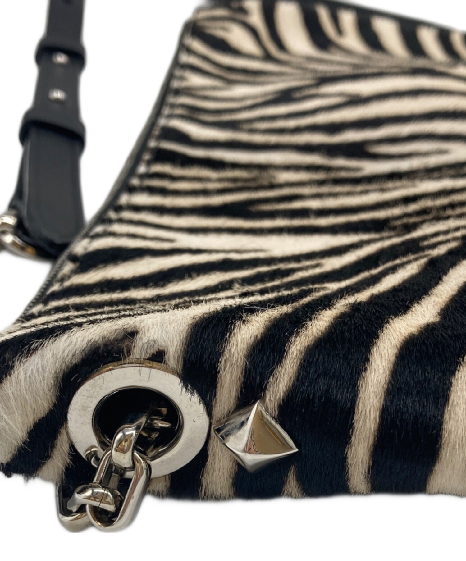 【超値下げ】ジミーチュウ　ゼブラ柄ショルダーバック 中古・古着通販】JIMMY CHOO (ジミーチュウ) ハラコゼブラチェーン