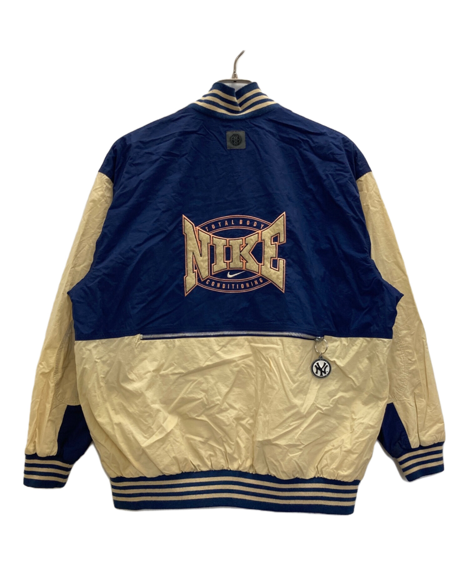 中古・古着通販】NIKE (ナイキ) バックロゴバーシティジャケット