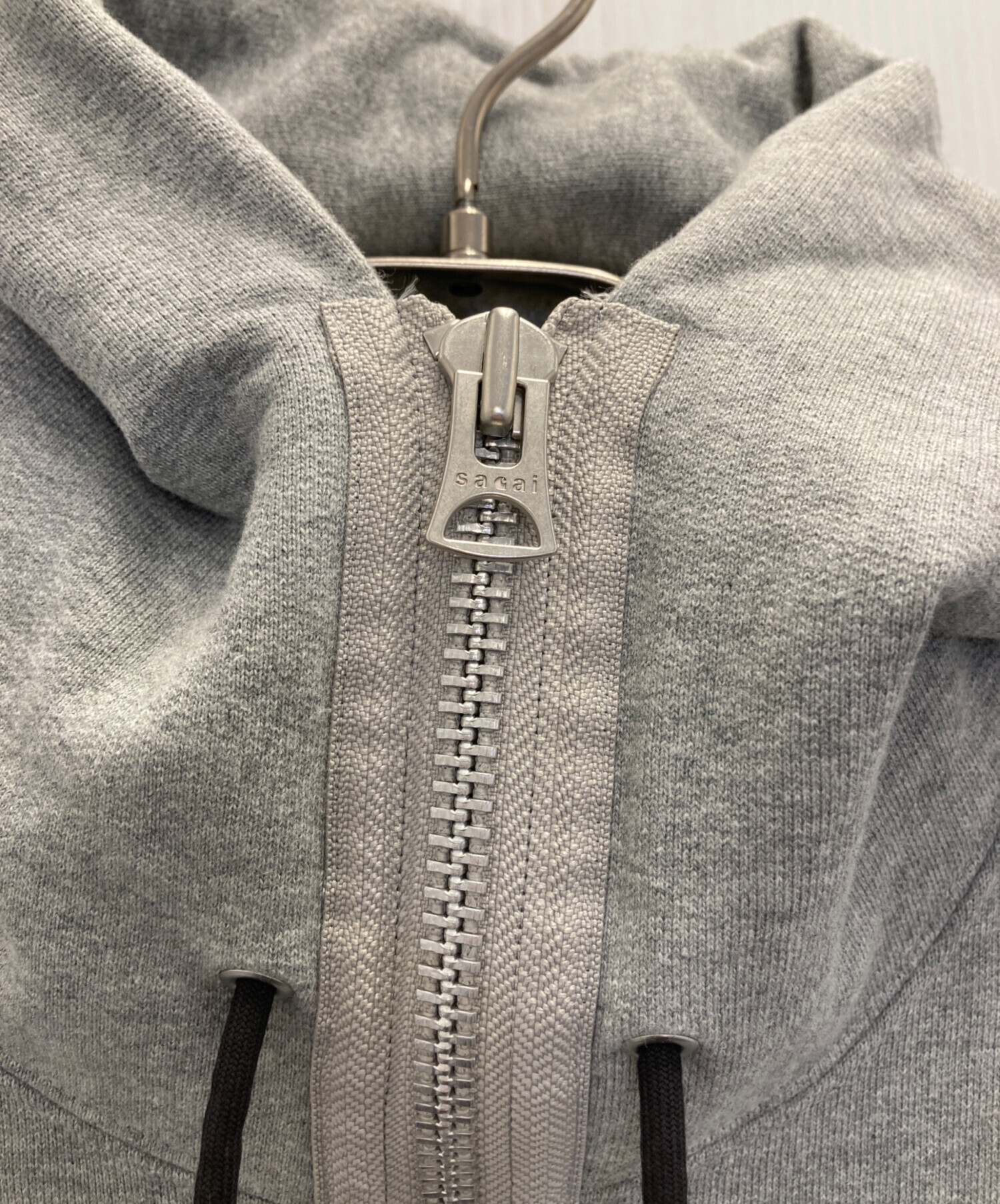 sacai サカイ パーカー S グレー 【古着】【中古】【送料無料】 sacai（パーカー）のフリマアイテム一覧