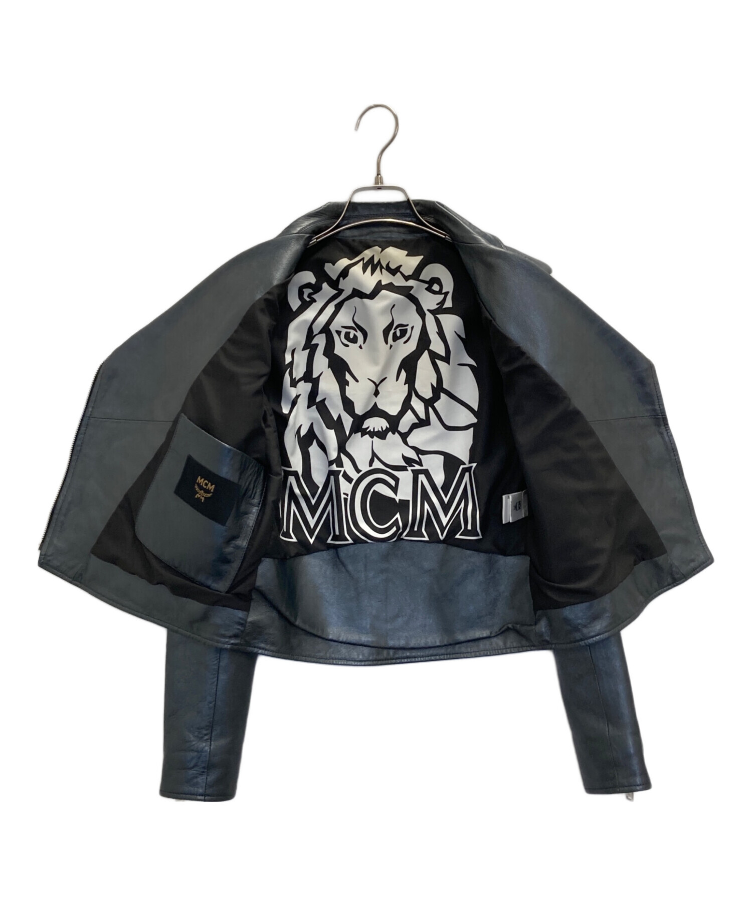 中古・古着通販】MCM (エムシーエム) エンボスロゴライダース 