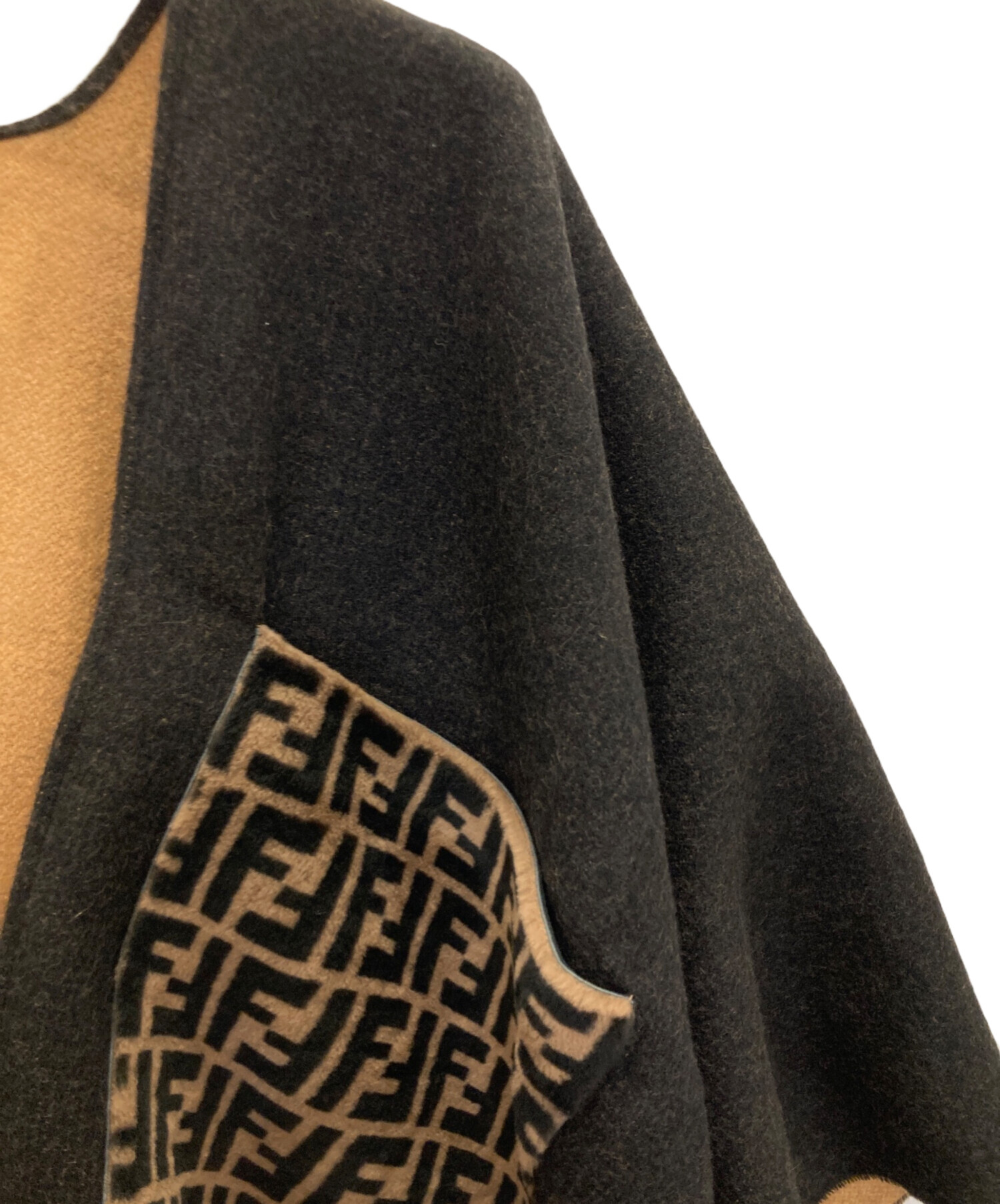 【ココユユ】FENDI 金ボタン FFロゴ カーディガン ダークブラウン 中古・古着通販】FENDI (フェンディ) カシミヤ混ケープ ブラウン