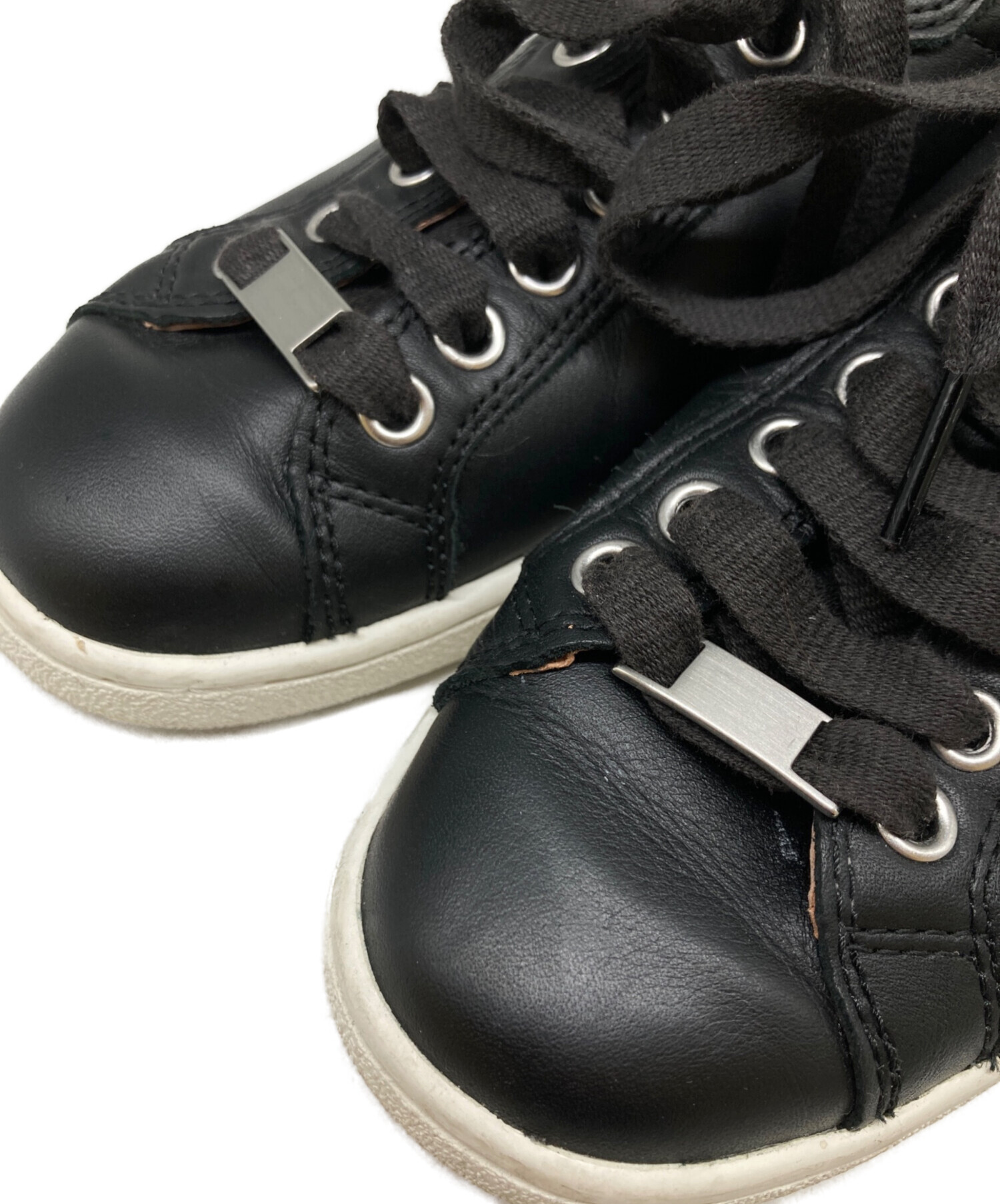 中古・古着通販】UGG (アグ) マイクロレザースニーカー ブラック