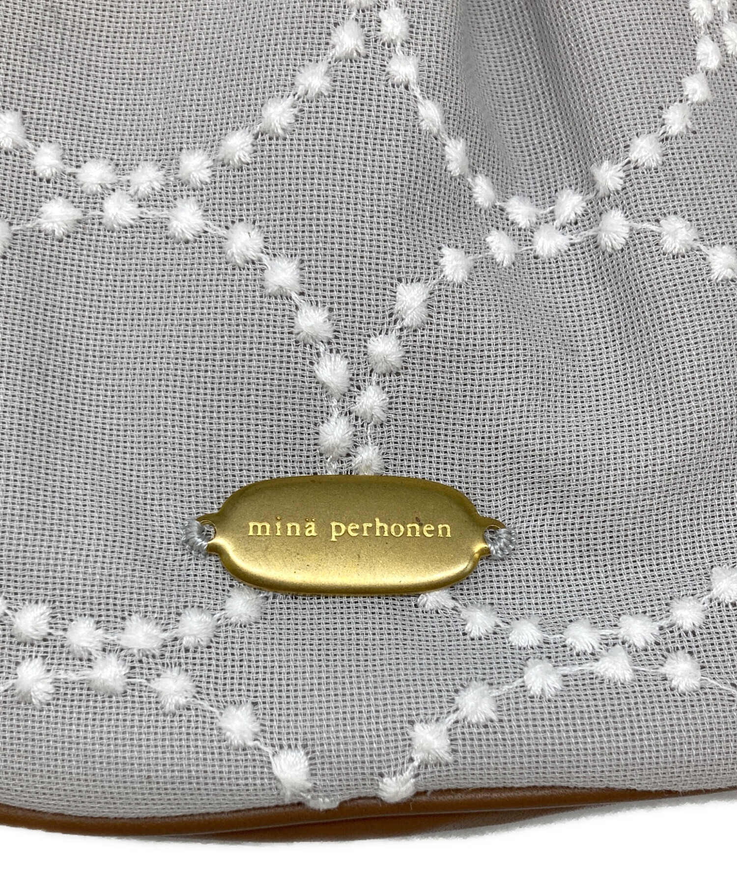 【ほぼ未使用】ミナペルホネン タンバリンSホワイト・ライトブラウン・ライトグレー 中古・古着通販】mina perhonen (ミナ ペルホネン) canele pochette