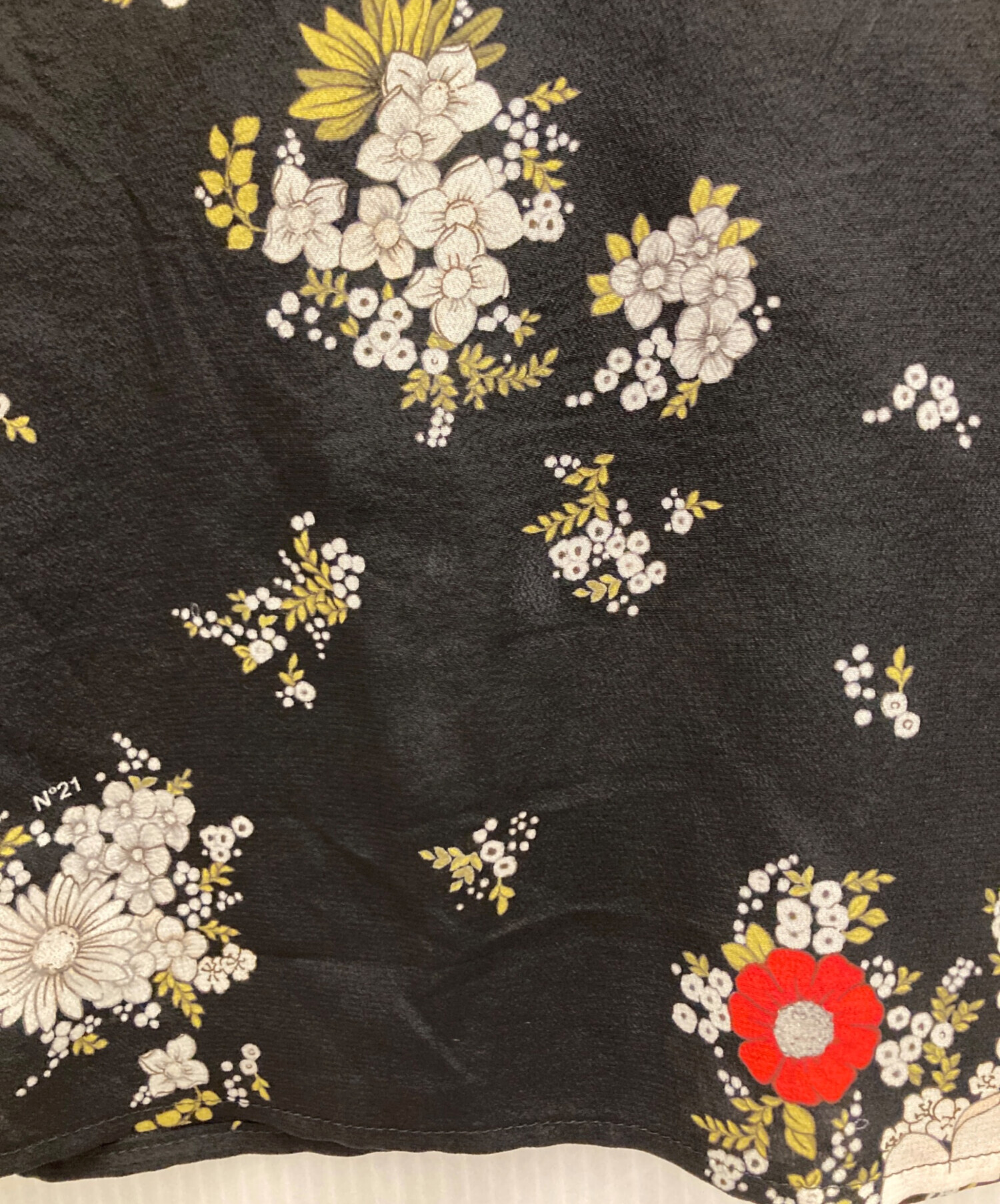 中古・古着通販】N°21 (ヌメロヴェントゥーノ) 花柄シルクブラウス