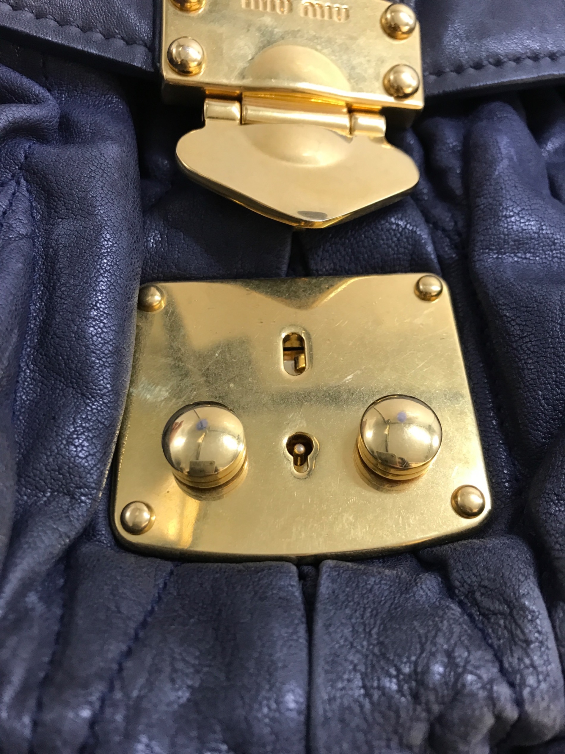 中古・古着通販】MIU MIU (ミュウミュウ) マテラッセレザー