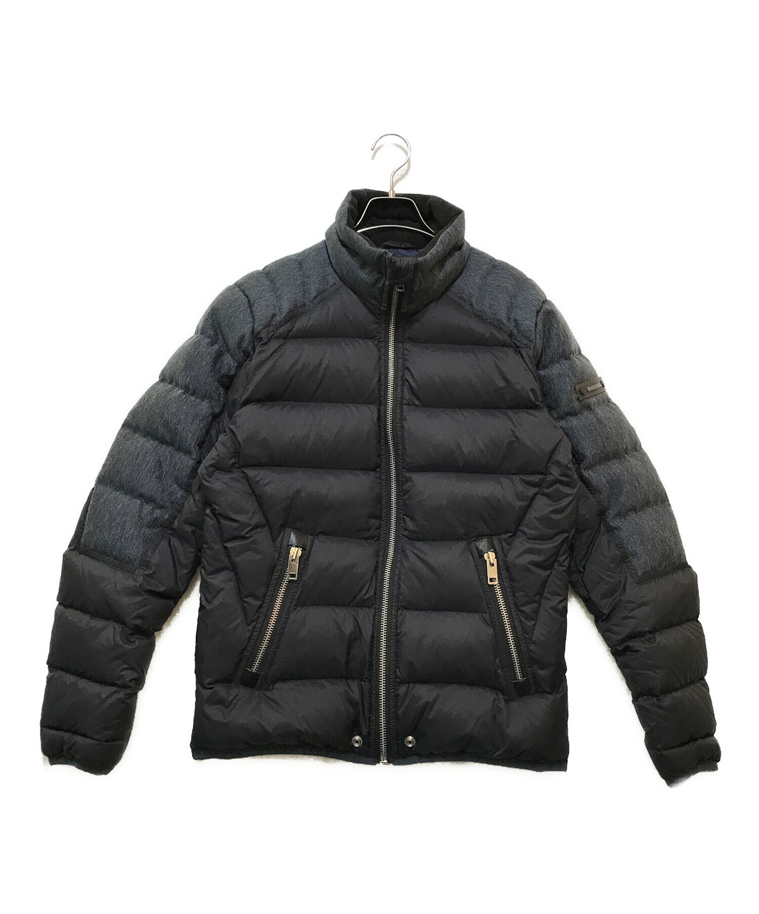 現行モデル【DIESEL】ダウンジャケット 肉厚ロール ブラック ロゴパッチ DIESEL ブラック ダウンジャケット Sサイズ