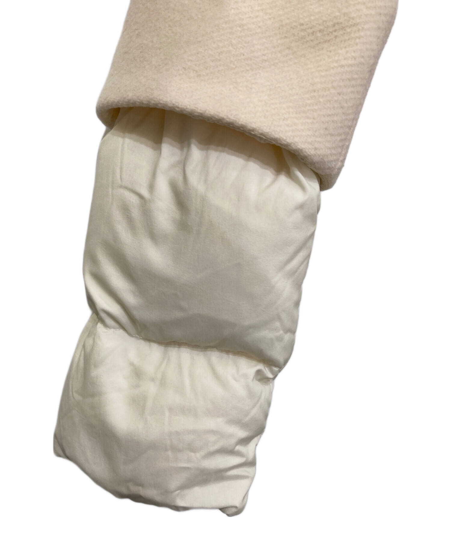 ヘルノ　コート　新品未使用タグ付き　ホワイト　サイズ42 レディース サテン＆ニューレディフェイクファー Aラインコート