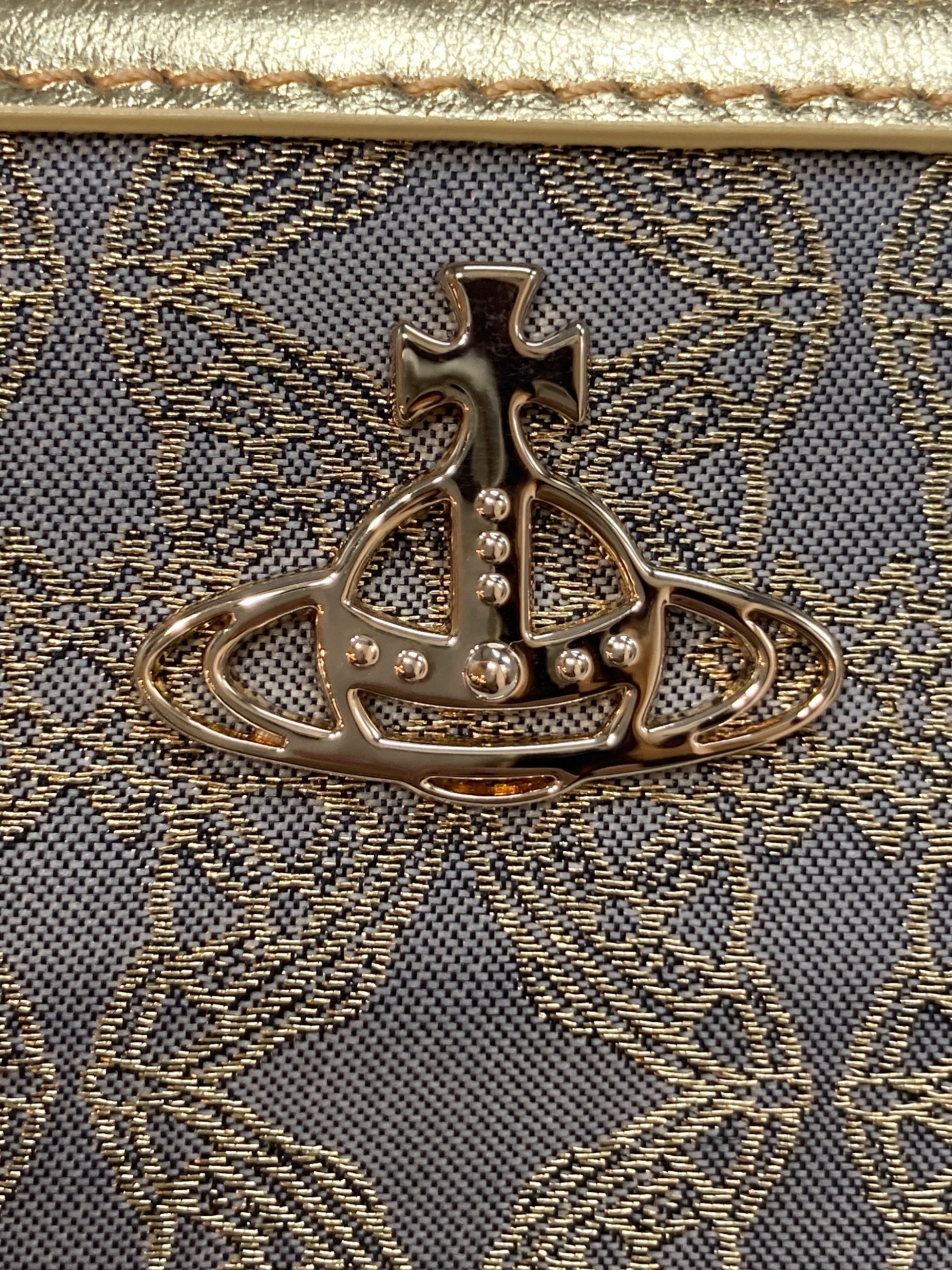 【箱付未使用品】ヴィヴィアンウエストウッド ラウンドファスナー 長財布 ゴールド Amazon | [ヴィヴィアン ウエストウッド] ラウンドファスナー長財布