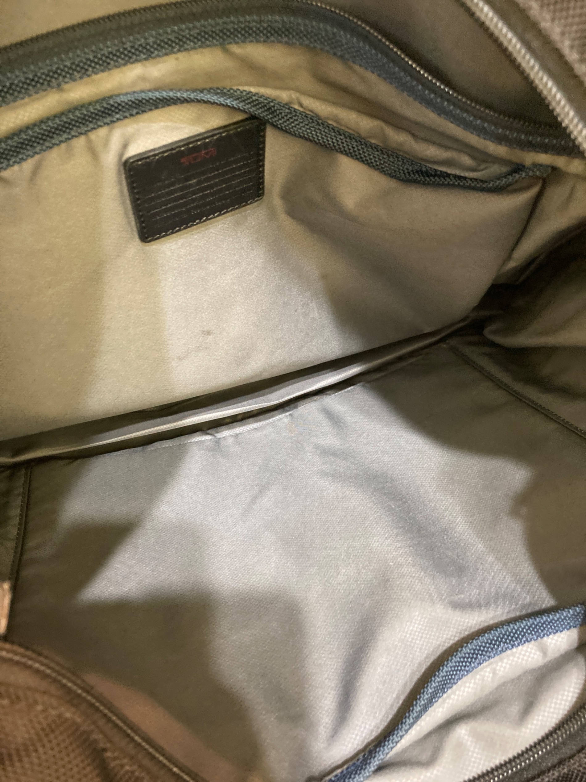 中古・古着通販】TUMI (トゥミ) エクスパンダブル トートバッグ