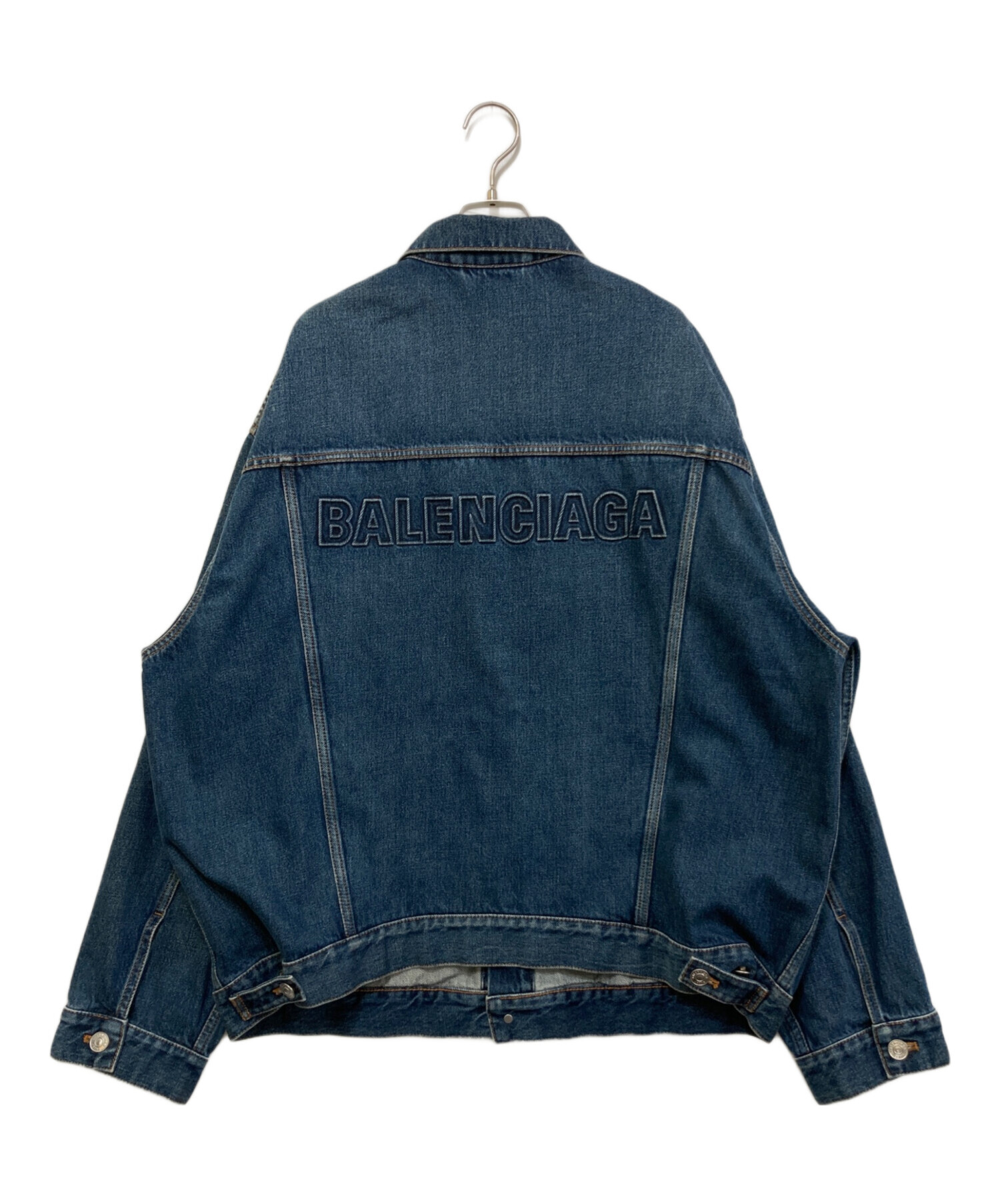 バレンシアガ BALENCIAGA デニムジャケット オーバーサイズ カニエ カニエ・ウェストが着用したバレンシアガのデニムジャケットが即完売に