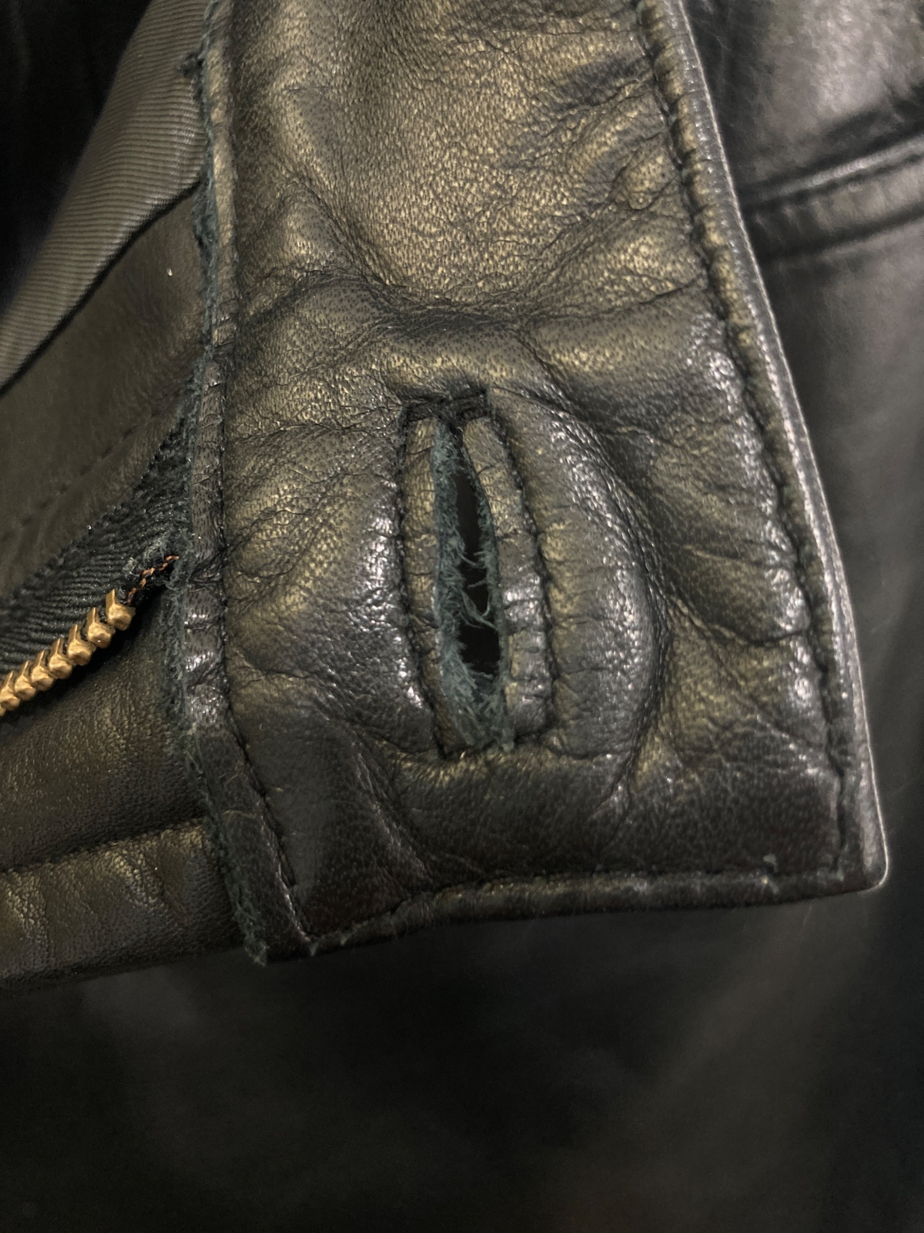 00s OLD GAP 名作 レザー バイカーパンツ W30L30 モードロック 00s OLD GAP 名作 レザー バイカーパンツ W30L30 モードロック