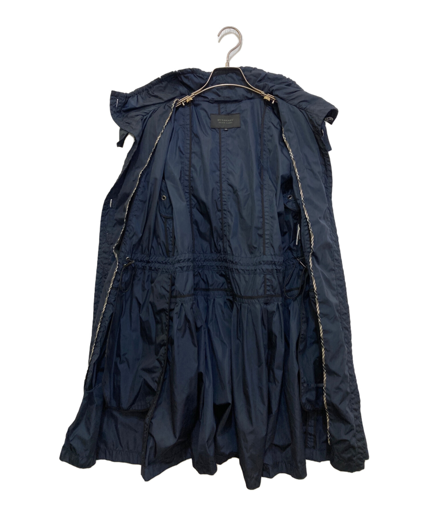 【入手困難】バーバリーブラックレーベル フーデッドコート 切替　ロゴボタン 中古・古着通販】BURBERRY BLACK LABEL (バーバリーブラックレーベル