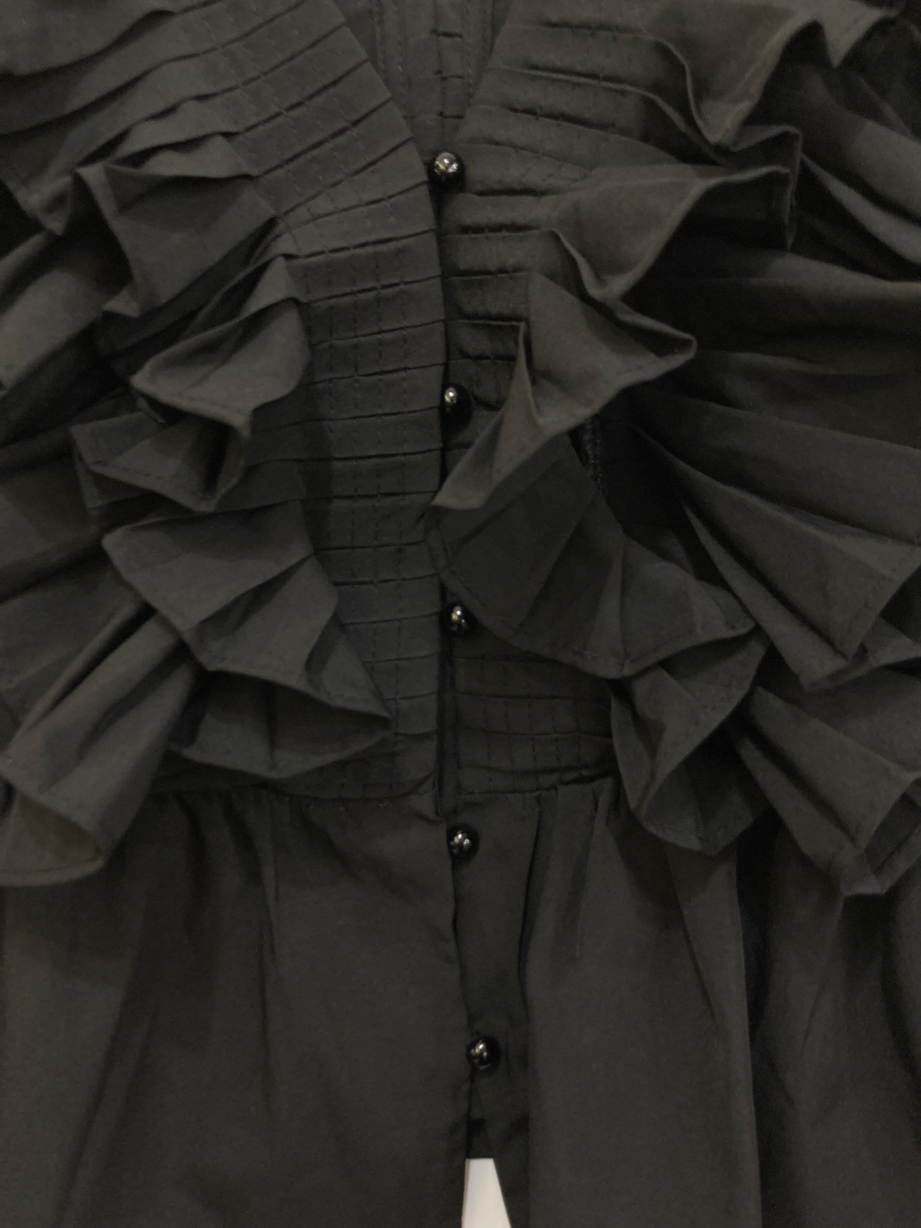 AMOMMA アモマ　RAFFLE FRILL TOPS ラッフルフリルトップス 中古・古着通販】AMOMMA (アモマ) RAFFLE FRILL TOPS ブラック サイズ