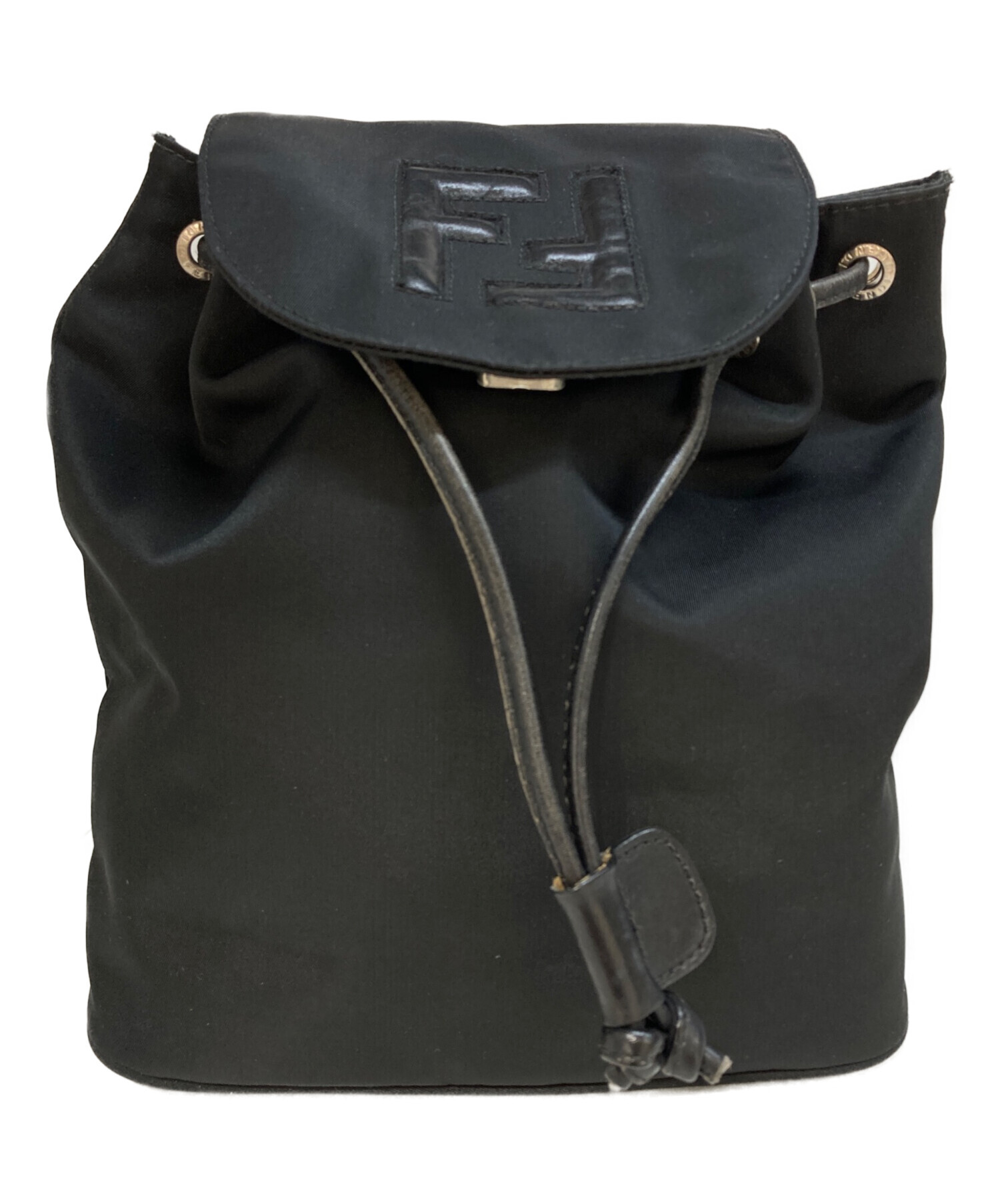 レア✨FENDI フェンディ リュック FF金具 黒 ナイロン ロゴプレート 中古・古着通販】FENDI (フェンディ) FFロゴナイロン巾着リュック