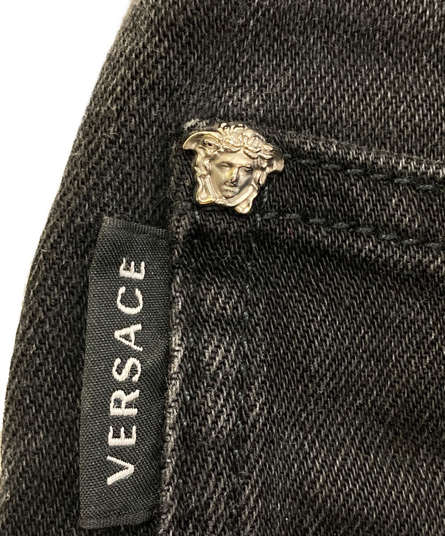 中古・古着通販】VERSACE (ヴェルサーチェ) 刺繍ブラックデニムパンツ
