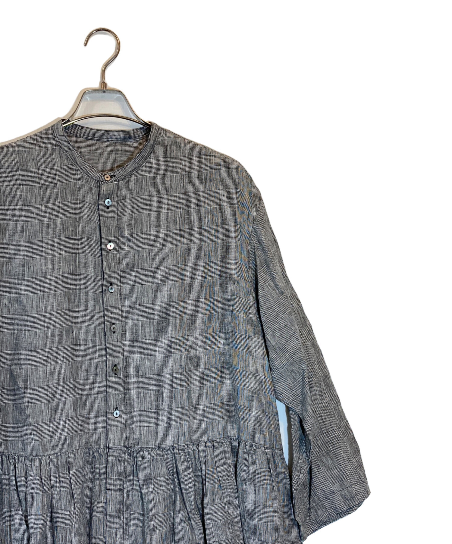 【nest Robe】ネストローブ 麻100% キーネックタックフレアワンピース 夏はリネンワンピースで。 | PRESS ROOM | nest Robe Shop Blog