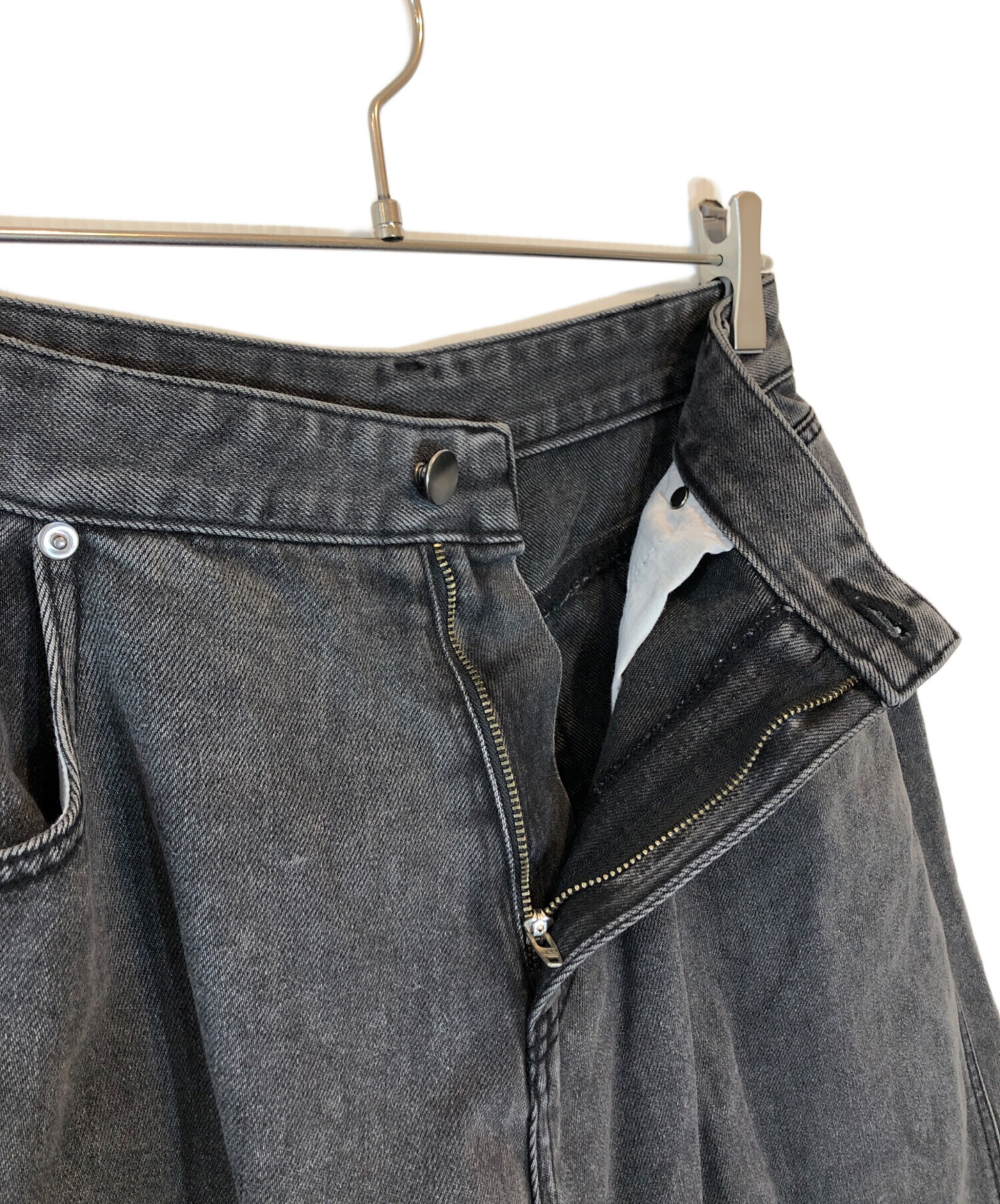 中古・古着通販】machatt (マチャット) タックデニムハーフパンツ