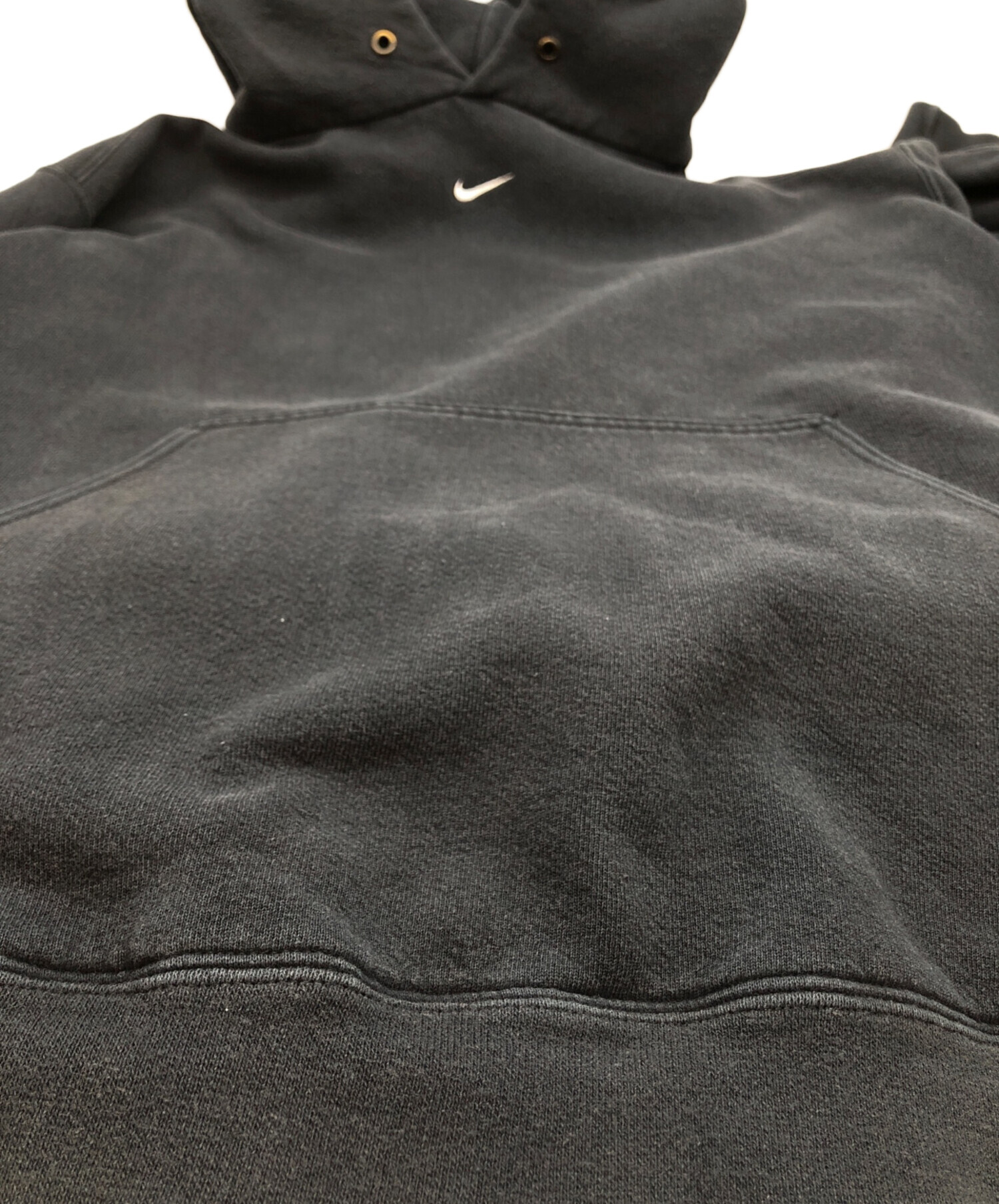 中古・古着通販】NIKE (ナイキ) センタースウッシュパーカー ブラック