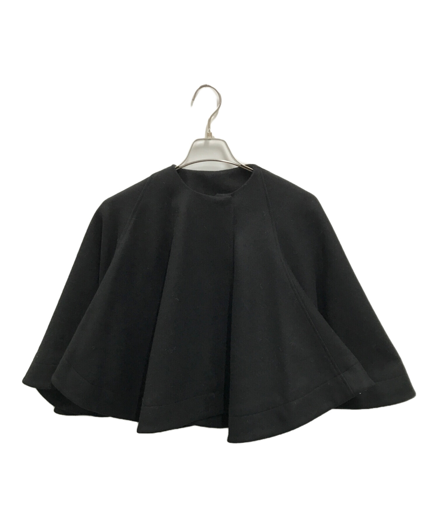 Cygneシーニュ☆フレアショートケープ☆黒 中古・古着通販】cygne (シーニュ) フレアショートケープ Romain