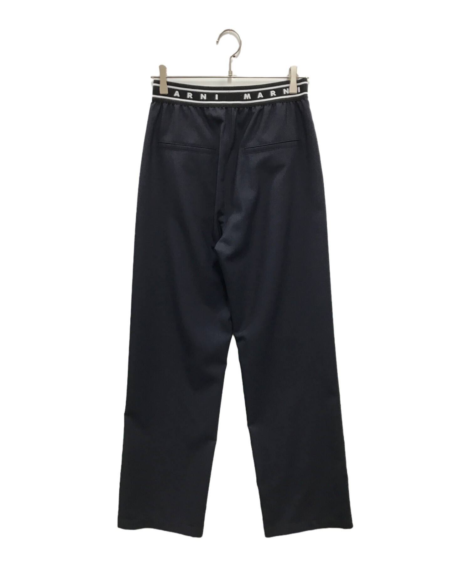 MARNI ブラック スラックス サイズ42 中古・古着通販】MARNI (マルニ) ウエストロゴイージースラックス