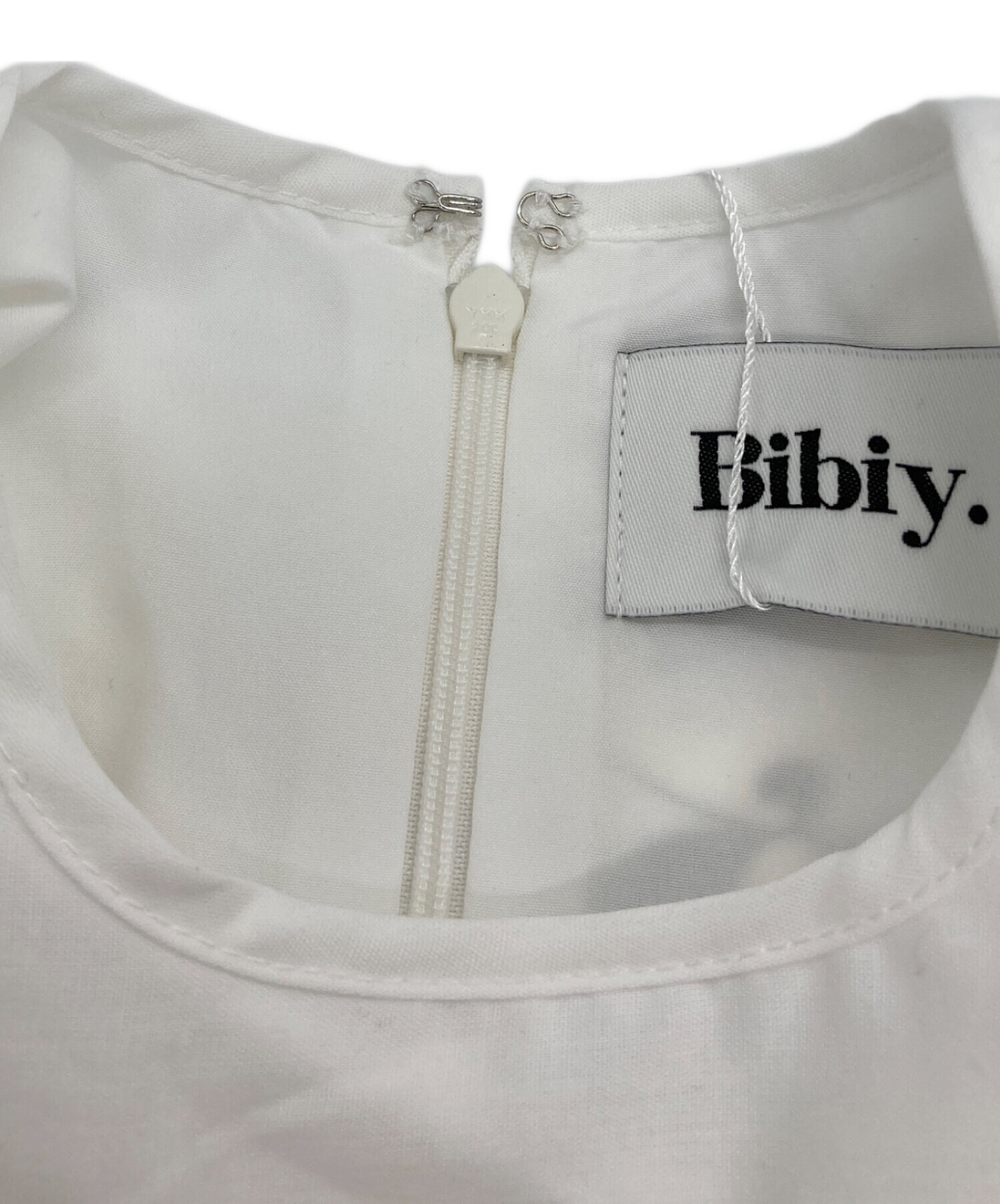 Bibiy. EMILY FLOWER BLOUSE ホワイト ブラウス 中古・古着通販】Bibiy. (ビビィ) EMILY FLOWER BLOUSE ホワイト