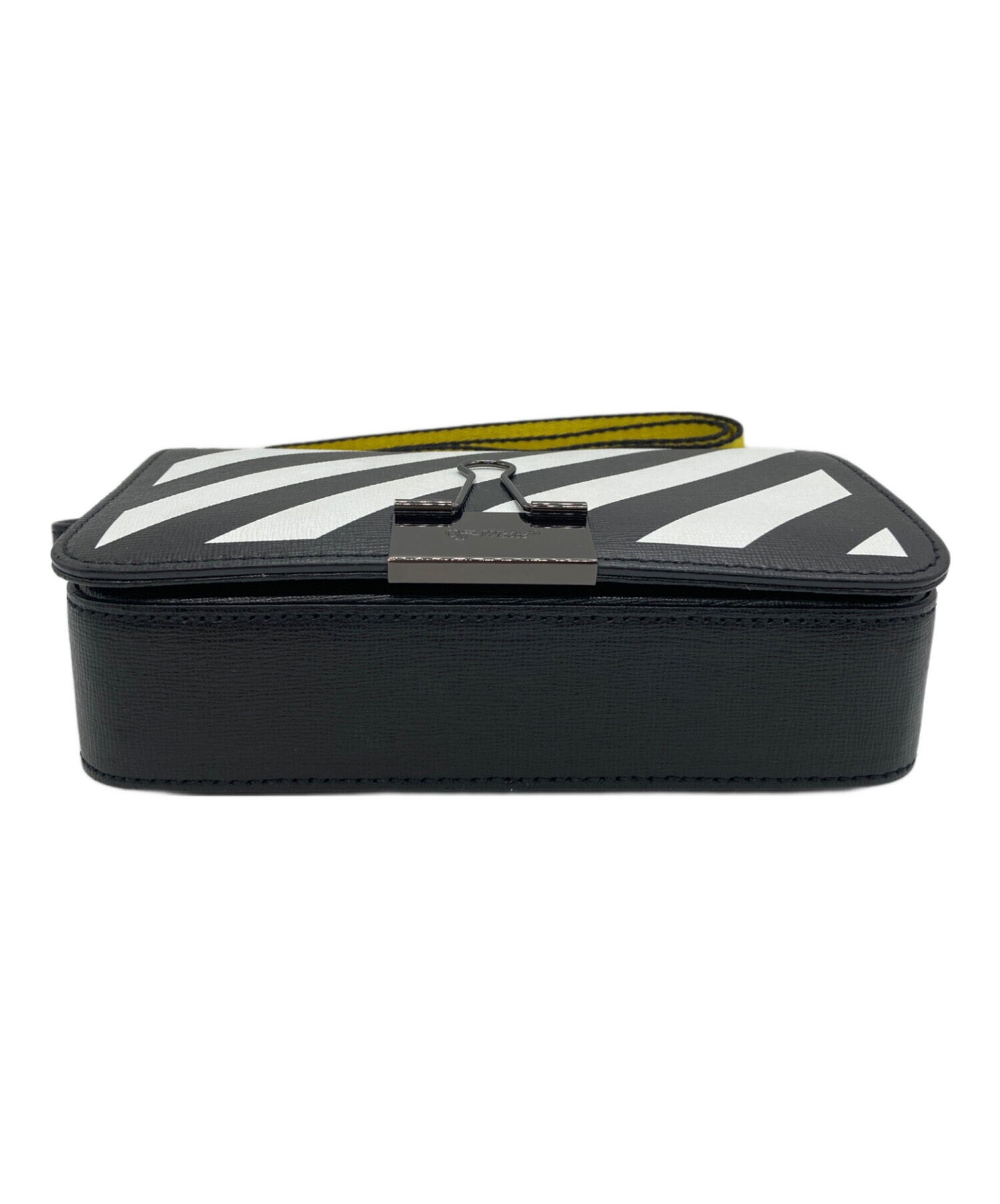 Off-White ボディバッグ ブラック ストライプ 中古・古着通販】OFFWHITE (オフホワイト) DIAG MINI FLAPショルダー