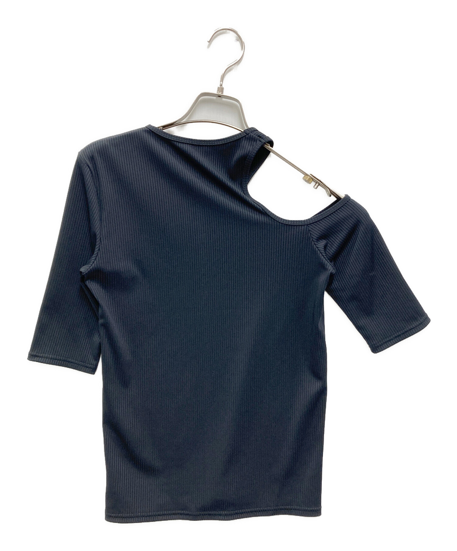 c*o様 Cygne シーニュ　ワンショルダーオープンTシャツ muru ホワイ 中古・古着通販】cygne (シーニュ) ワンショルダーオープンTシャツ