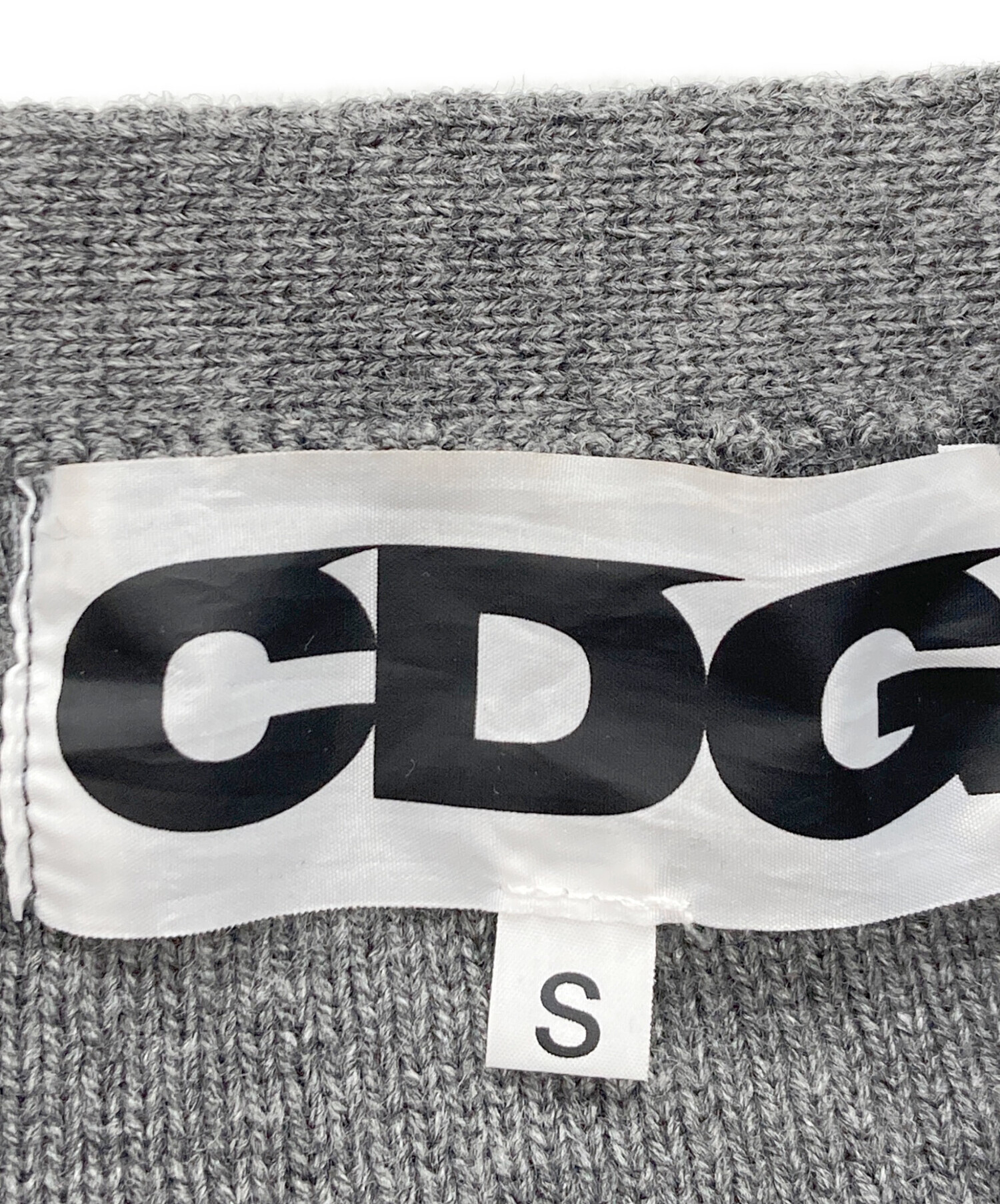 ヴィ10◯●よーこページ●◯ 中古・古着通販】CDG (シーディージー) PATCH V-NECK SCHOOL CARDIGAN