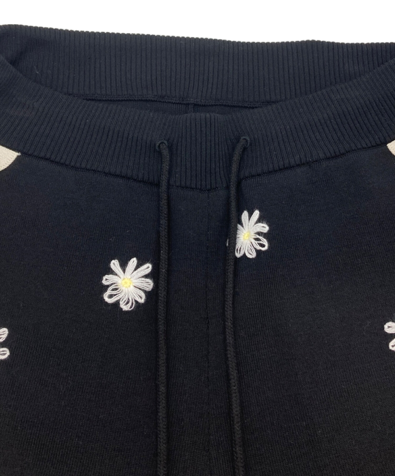 中古・古着通販】Gypsohila (ジプソフィア) Flower Short Pants