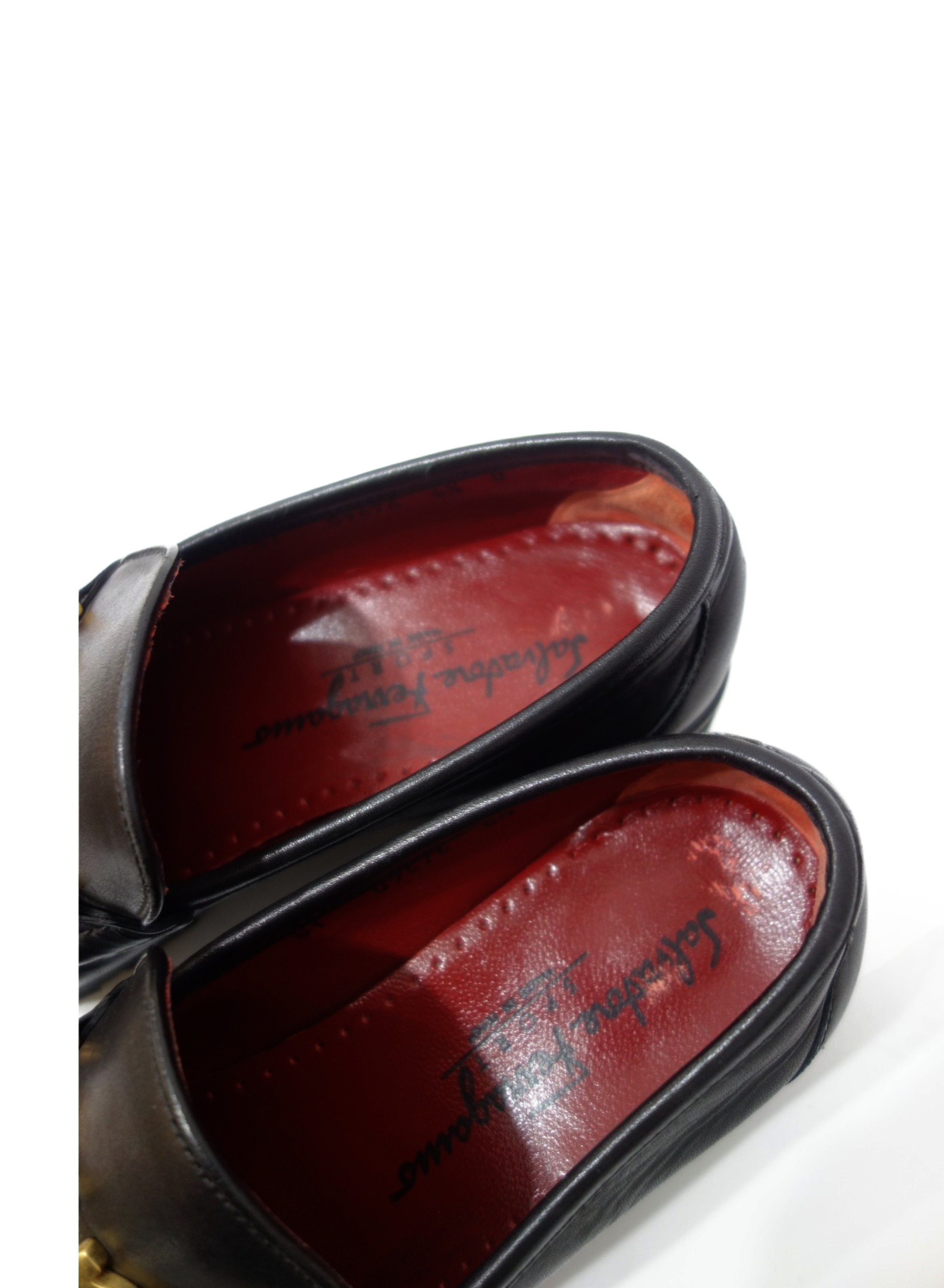 【中古品】フェラガモ　黒光沢ローファー 赤ソール(メンズ) 中古品】フェラガモ 黒光沢ローファー 赤ソール(メンズ) 楽天市場