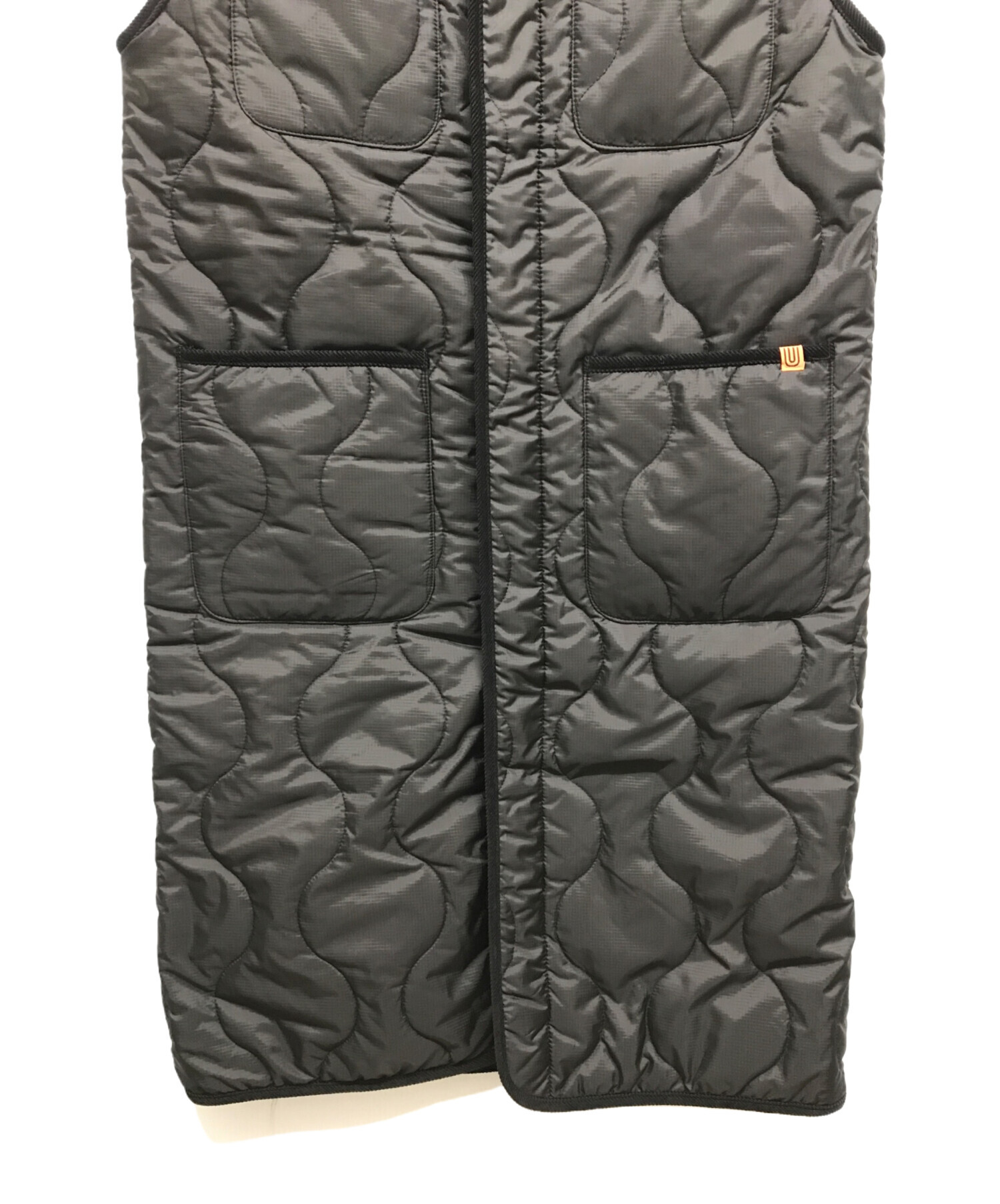 【新品未使用】ユニバーサルオーバーオール　キルティングベスト　ブラック 中古・古着通販】UNIVERSAL OVERALL (ユニバーサルオーバーオール