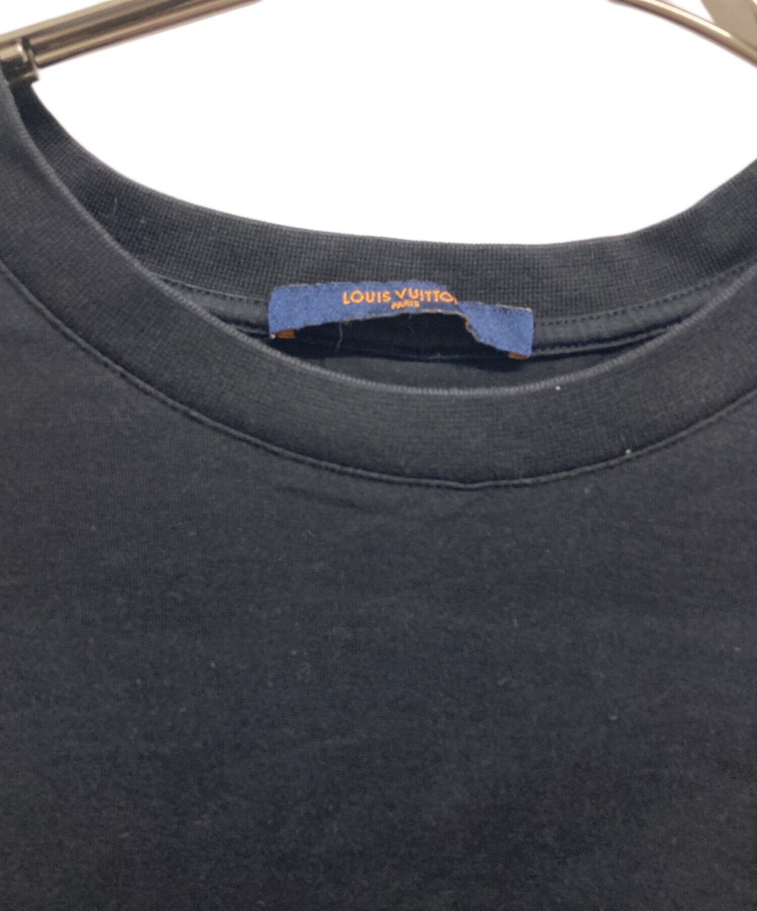 LOUIS VUITTON ルイヴィトン サークルロゴ　半袖Tシャツ　ブラック LOUIS VUITTON（ルイ・ヴィトン） 22SS サークルロゴ刺繍 コットン