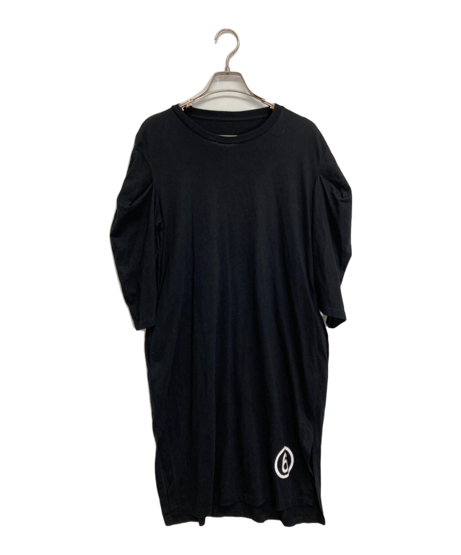 【専用商品】MM6 キッズ＆レディース　ロゴ プリント　半袖 ワンピース MM6 Maison Margiela（ｴﾑｴﾑｼｯｸｽ ﾒｿﾞﾝ ﾏﾙｼﾞｪﾗ）の「MM6 Maison