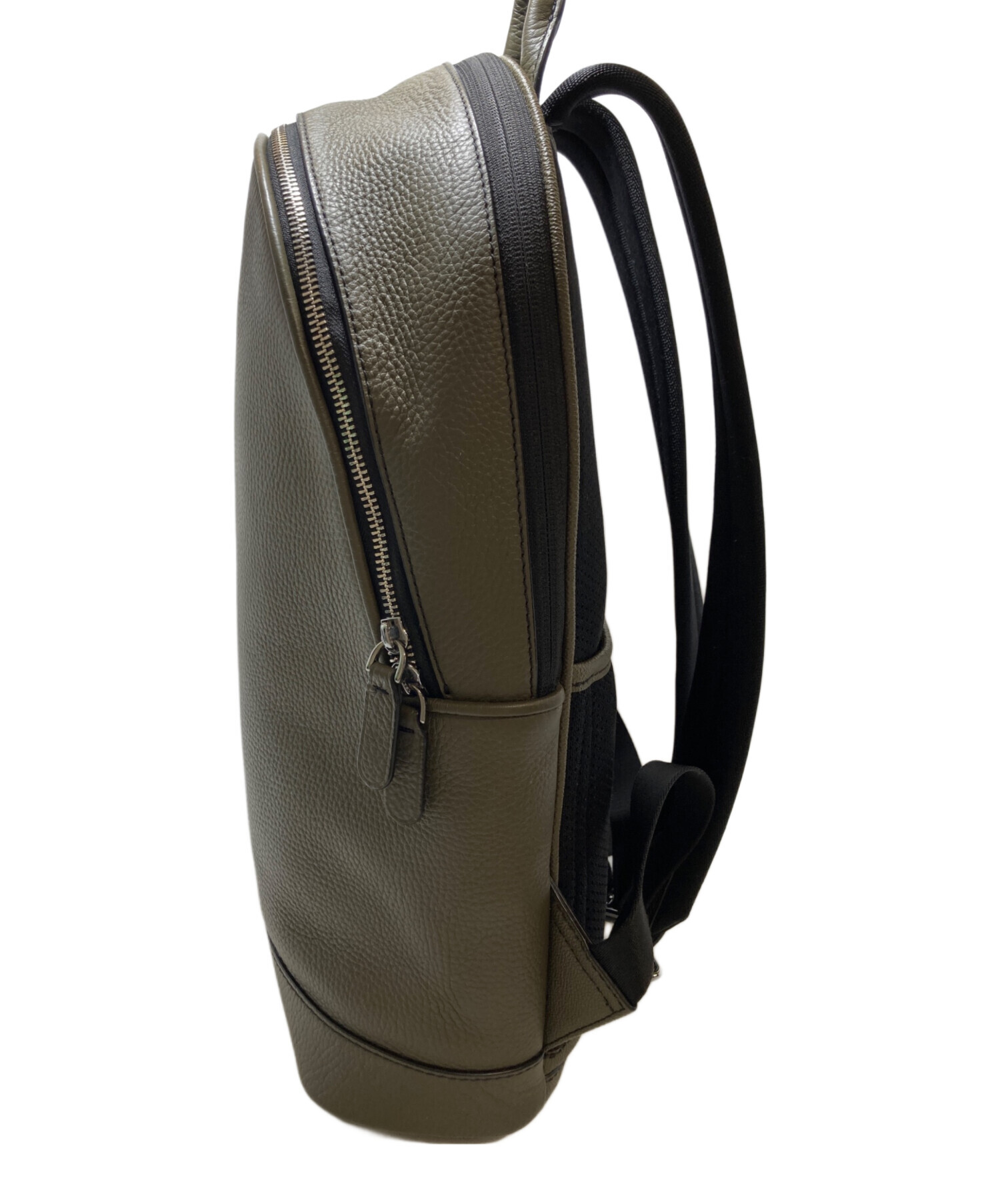 未使用に近いMICHAEL KORS オリーブグリーン バックパック 中古・古着通販】MICHAEL KORS (マイケル・コース) コミュータバック