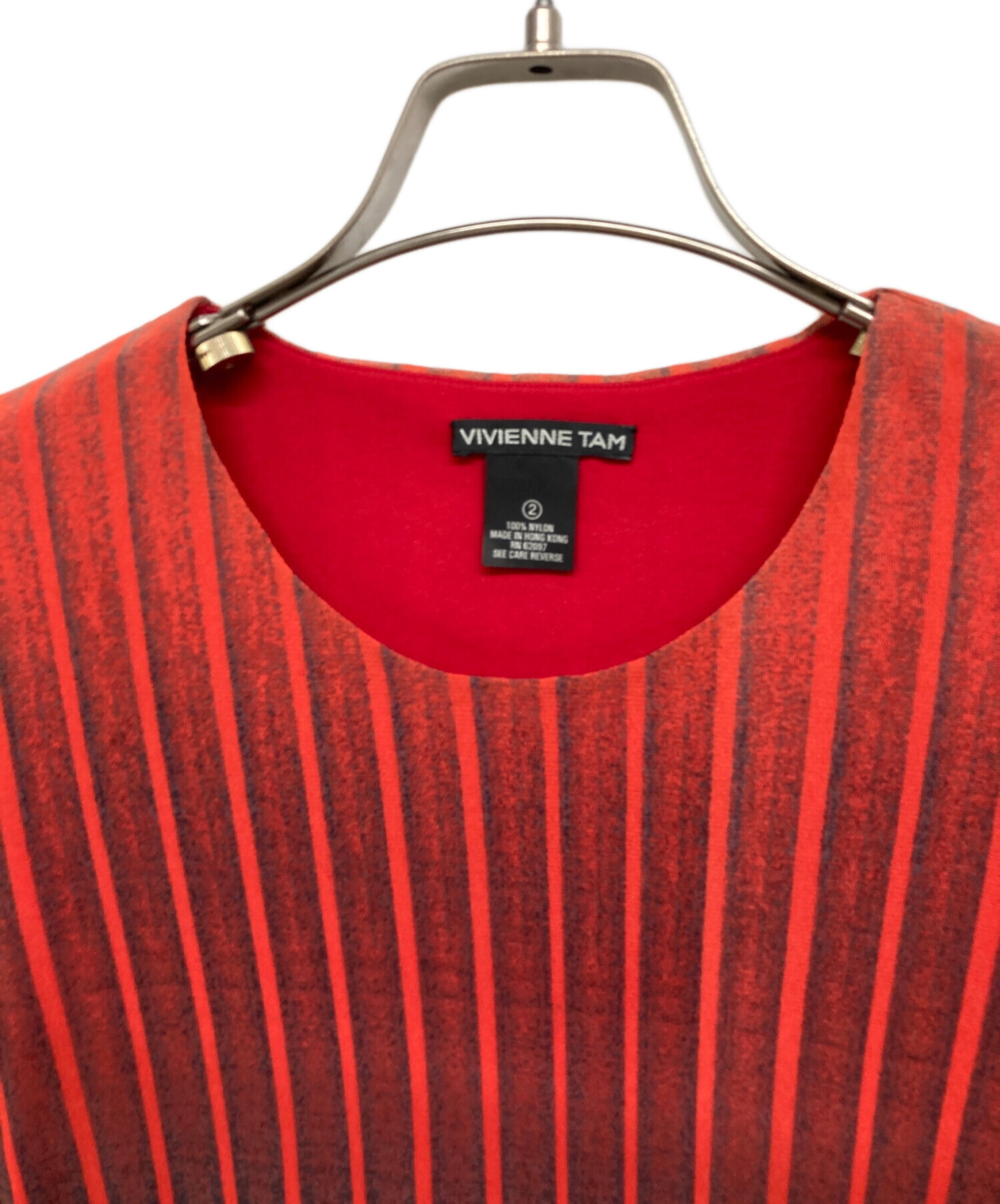 美品★VIVIENNE TAM　ヴィヴィアンタム　パワーメッシュ　カットソー 中古・古着通販】VIVIENNE TAM (ヴィヴィアンタム) カットソー レッド