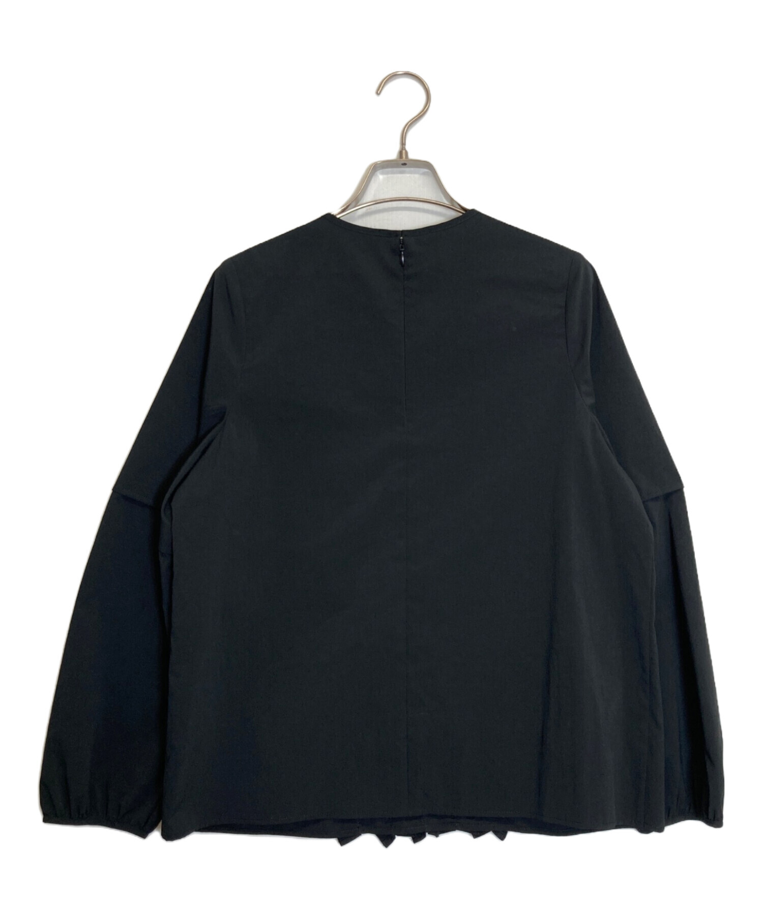 ユナイテッドアローズ UNITED ARROWS 黒 フリルブラウス 中古・古着通販】UNITED ARROWS TOKYO (ユナイテッドアローズ