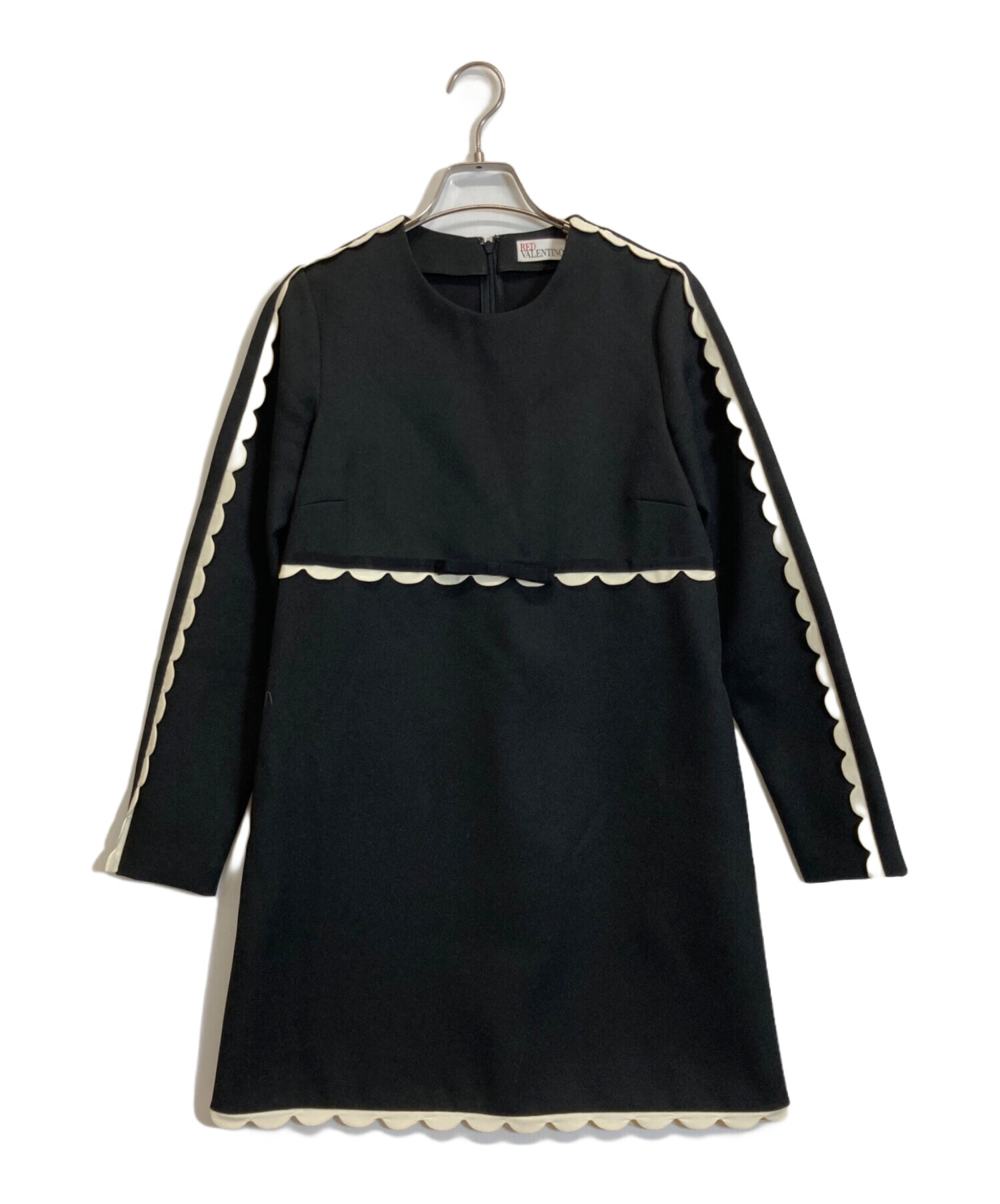 RED VALENTINO ブラック ニット ワンピース ブラック レース襟付き 中古・古着通販】RED VALENTINO (レッドヴァレンティノ) ワンピース