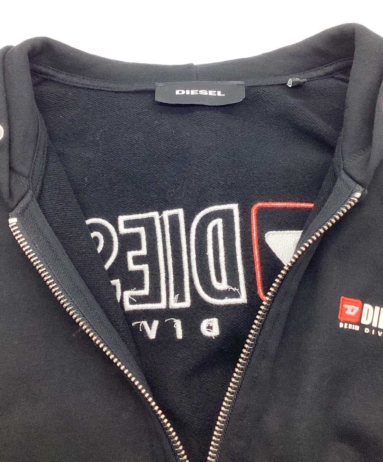 中古・古着通販】DIESEL (ディーゼル) 刺繍ロゴジップパーカー 中古・古着通販】DIESEL (ディーゼル) 刺繍ロゴジップパーカー