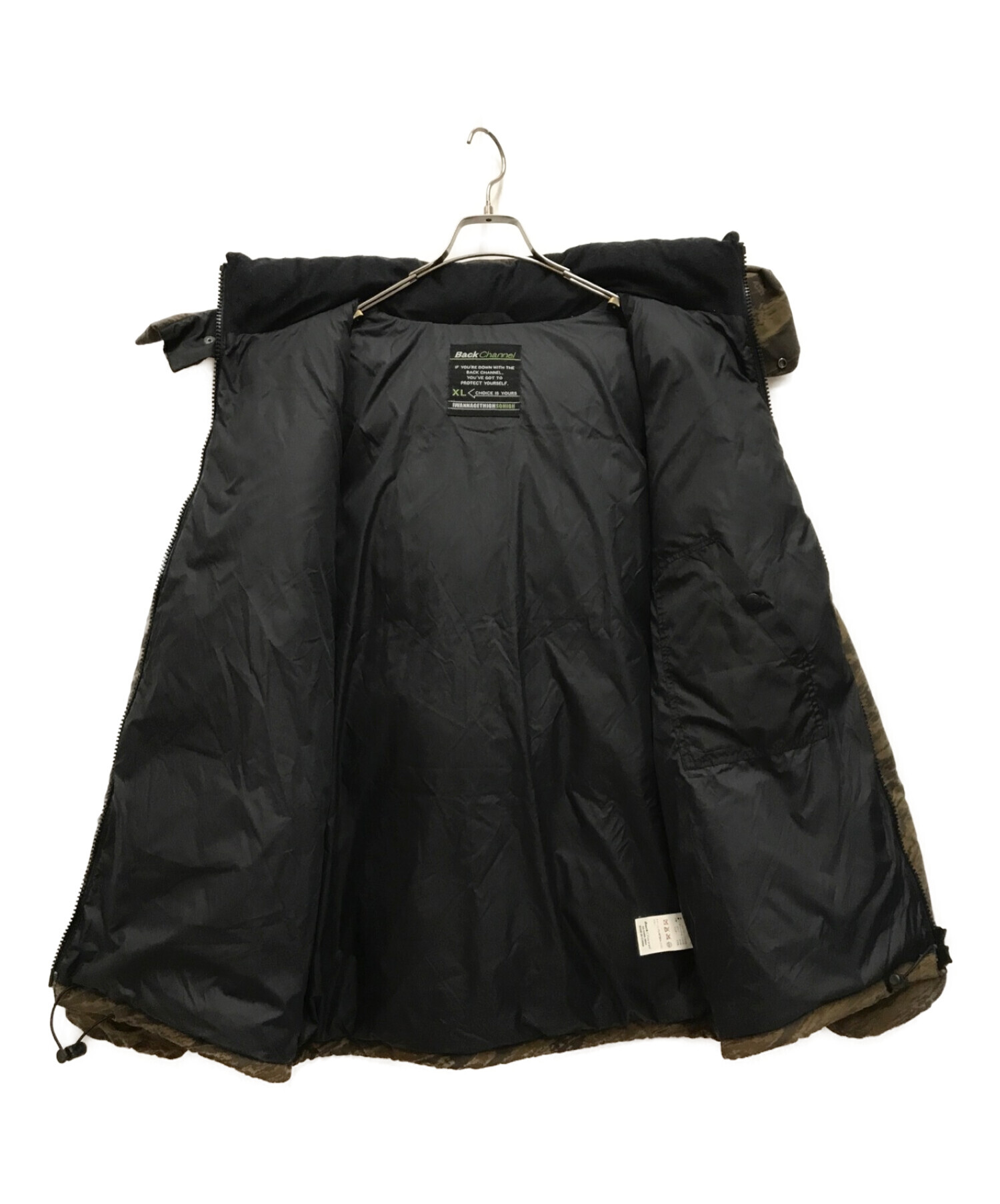 中古・古着通販】BACK CHANNEL (バックチャンネル) カモ柄ダウン 中古・古着通販】BACK CHANNEL (バックチャンネル) カモ柄ダウン