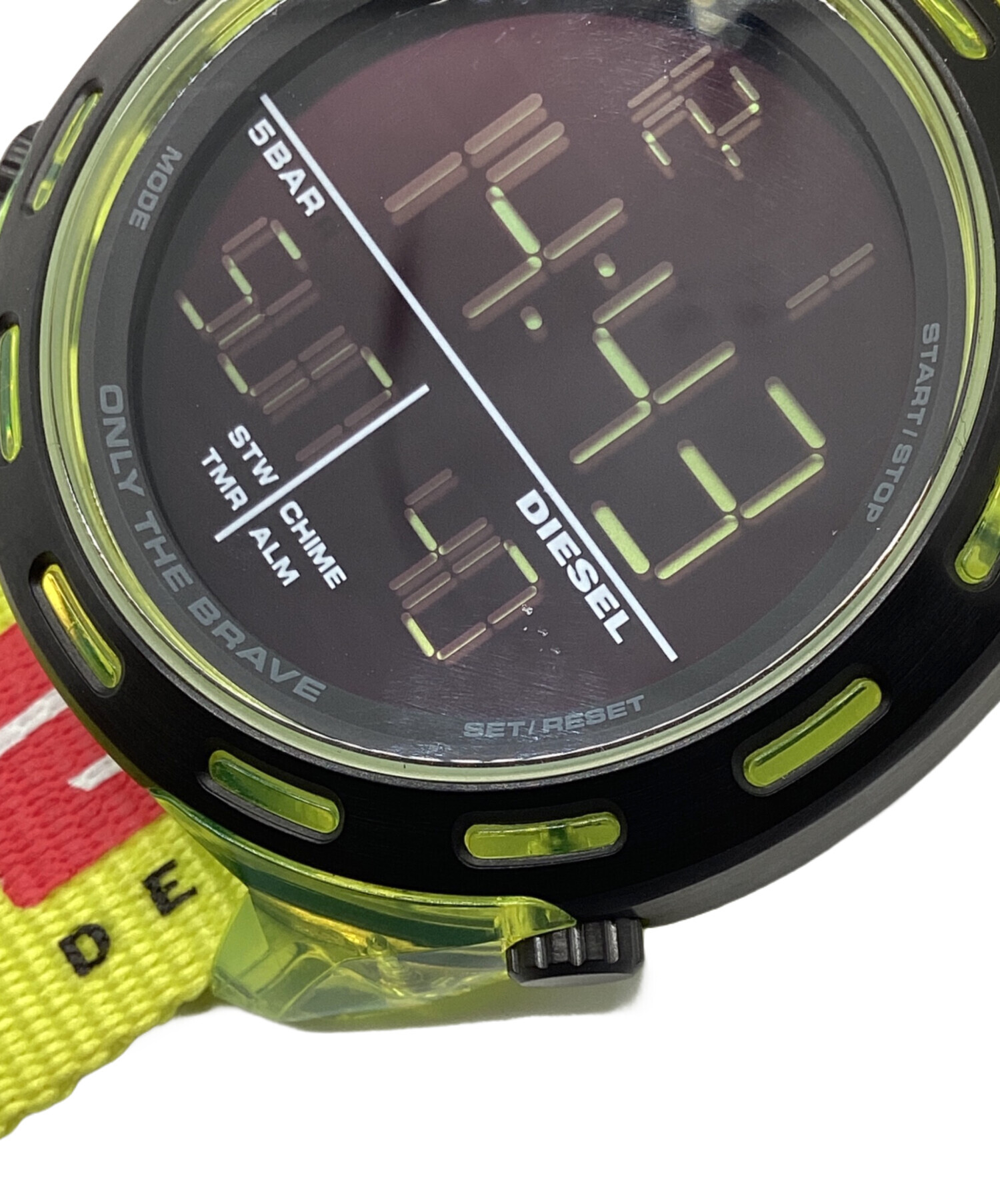 DIESEL イエロー 腕時計 5 ATM　【中古超美品】 DIESEL イエロー 腕時計 5 ATM 【中古超美品】 中古・古着通販】DIESEL