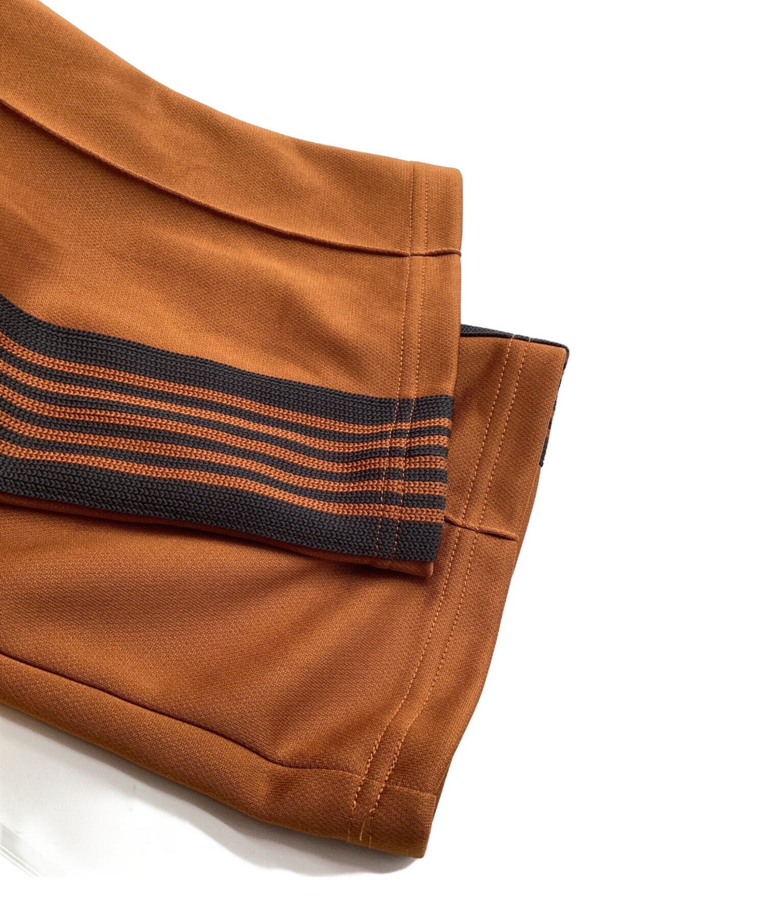 Needles ナロー トラックパンツ Sサイズ ブラウン 中古・古着通販】Needles (ニードルズ) ナロートラックパンツ ブラウン