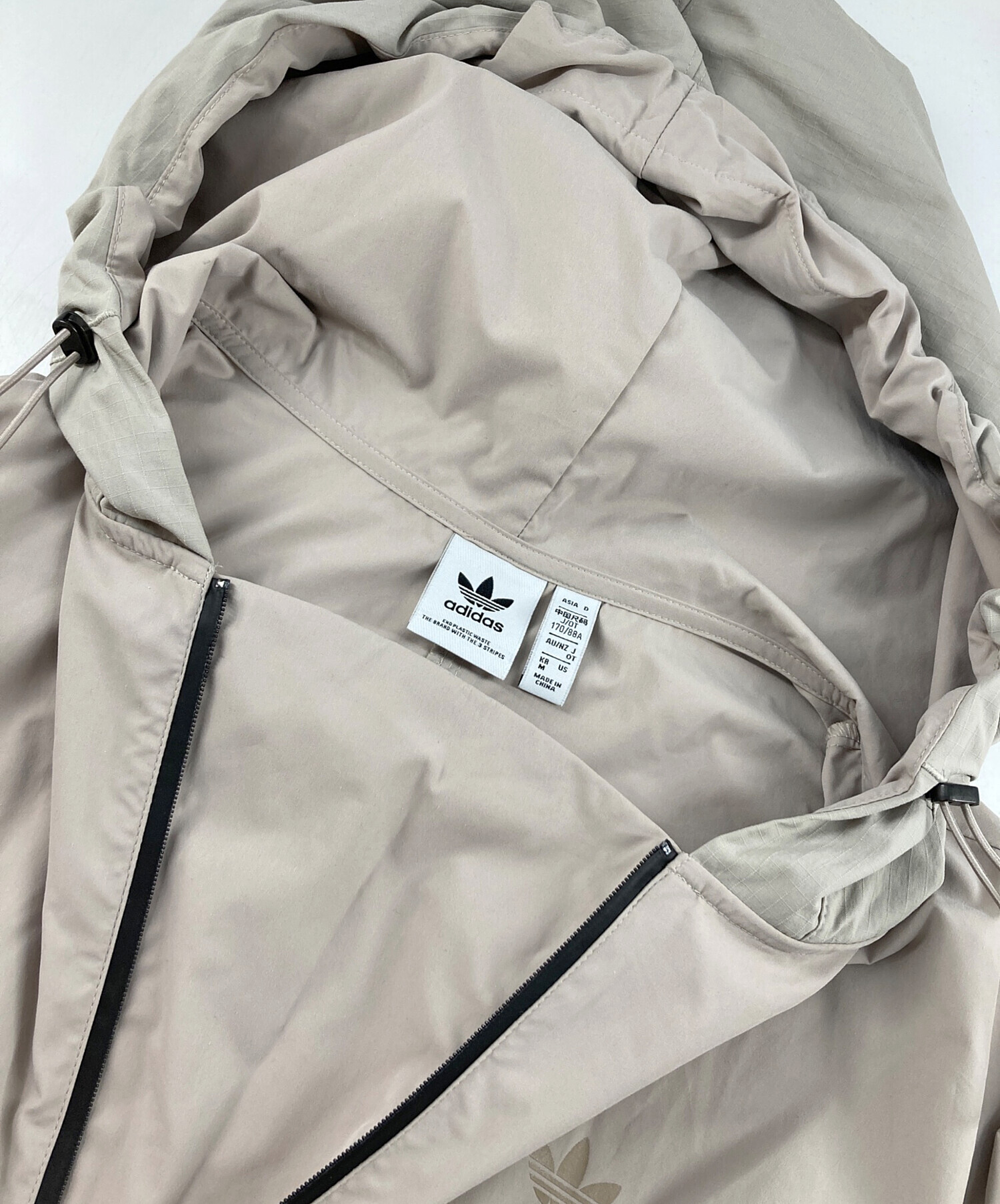 中古・古着通販】adidas (アディダス) ナイロンパーカー ベージュ 