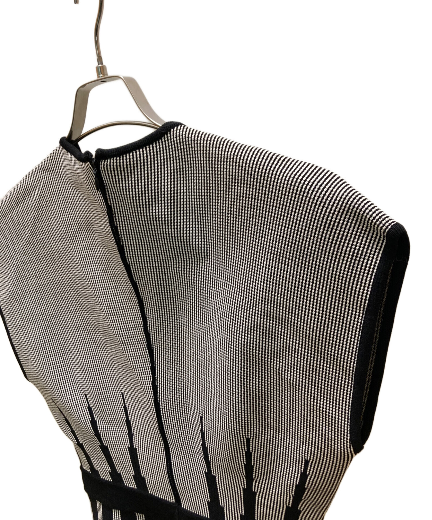 値下げELISABETTA FRANCHI ノースリーブワンピース 中古・古着通販】ELISABETTA FRANCHI (エリザベッタフランキ